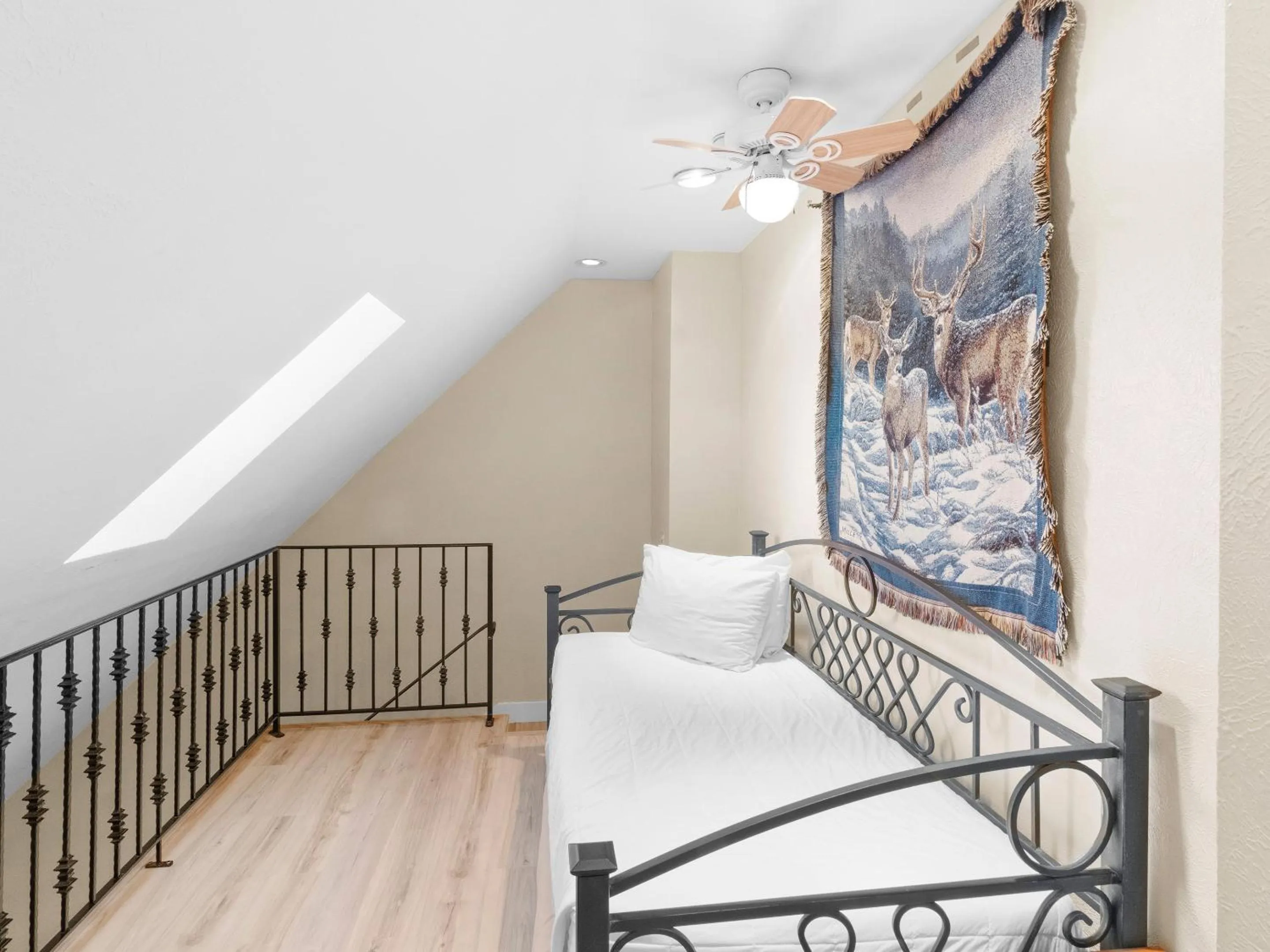 Bed in The Lodge at the Mountain Village by All Seasons Resort Lodging