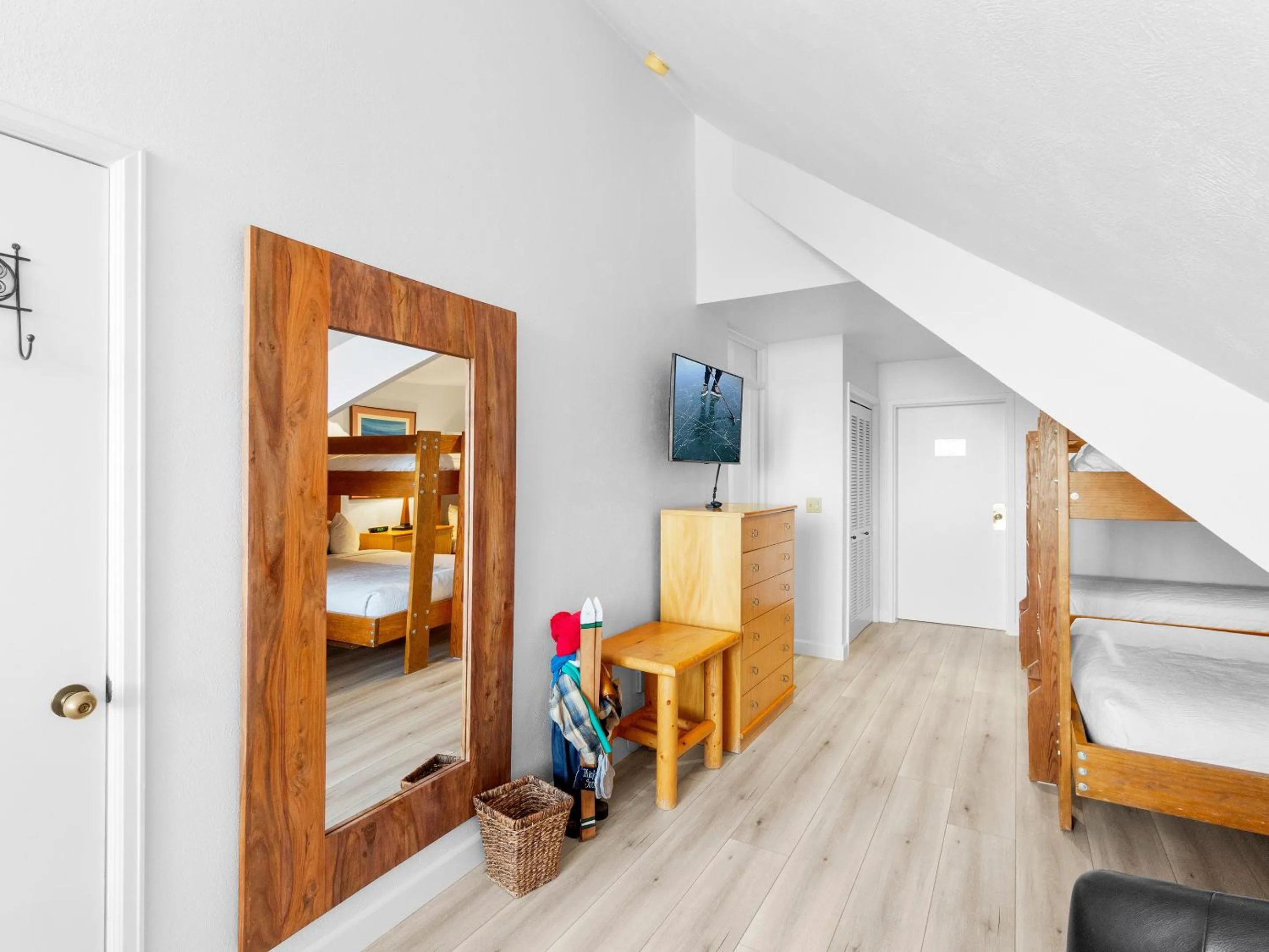 Bedroom, Bed in The Lodge at the Mountain Village by All Seasons Resort Lodging