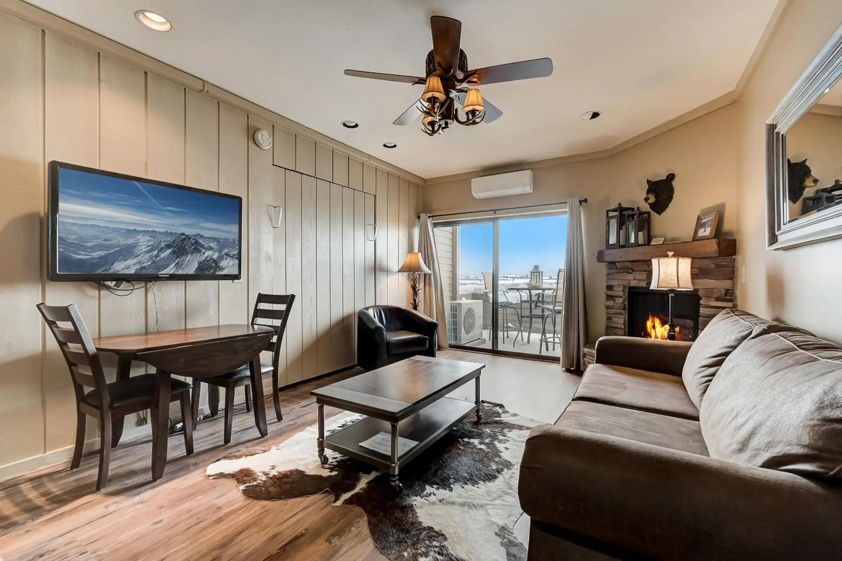 TV and multimedia, Seating Area in The Lodge at the Mountain Village