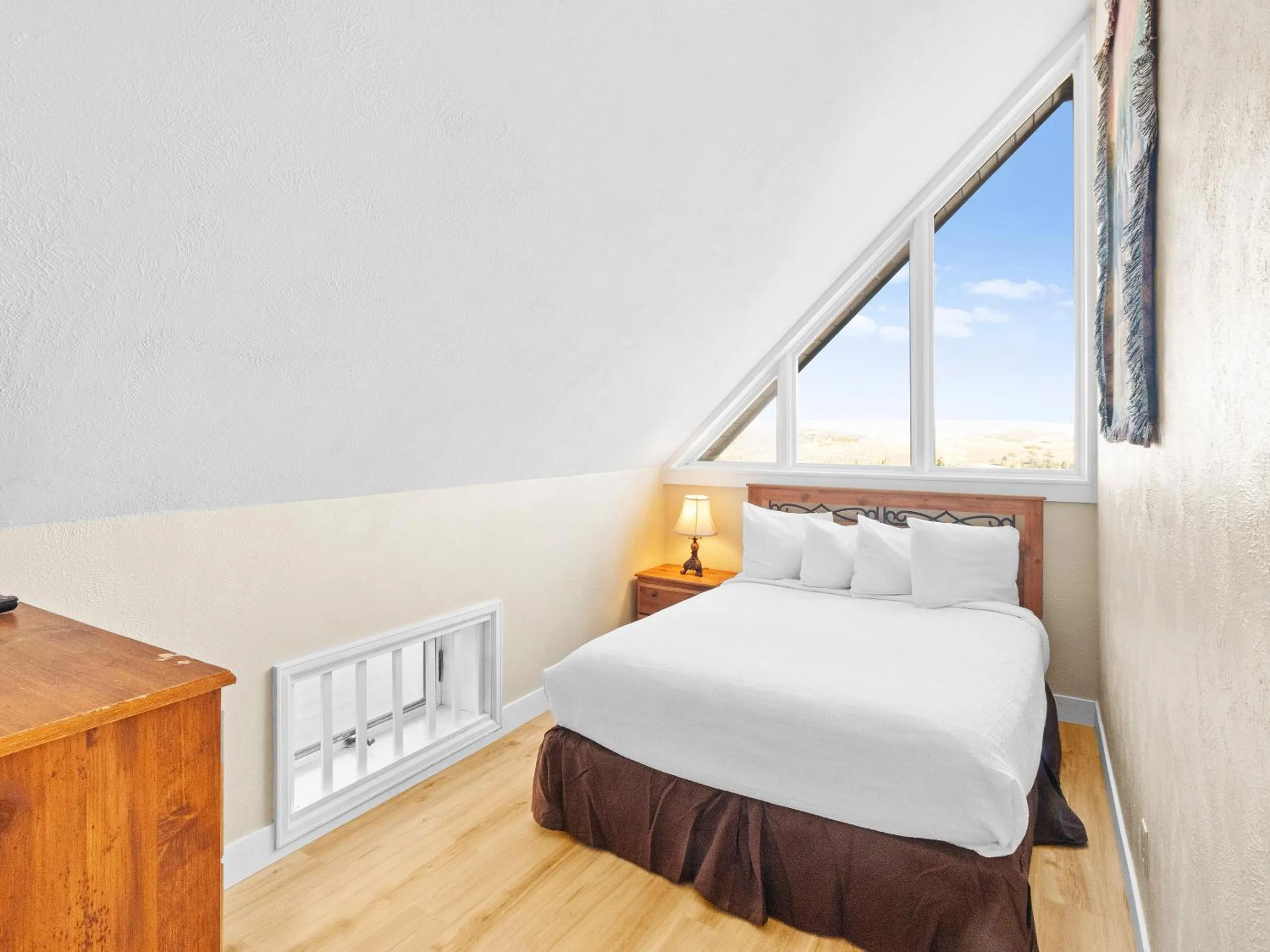 Bed in The Lodge at the Mountain Village by All Seasons Resort Lodging