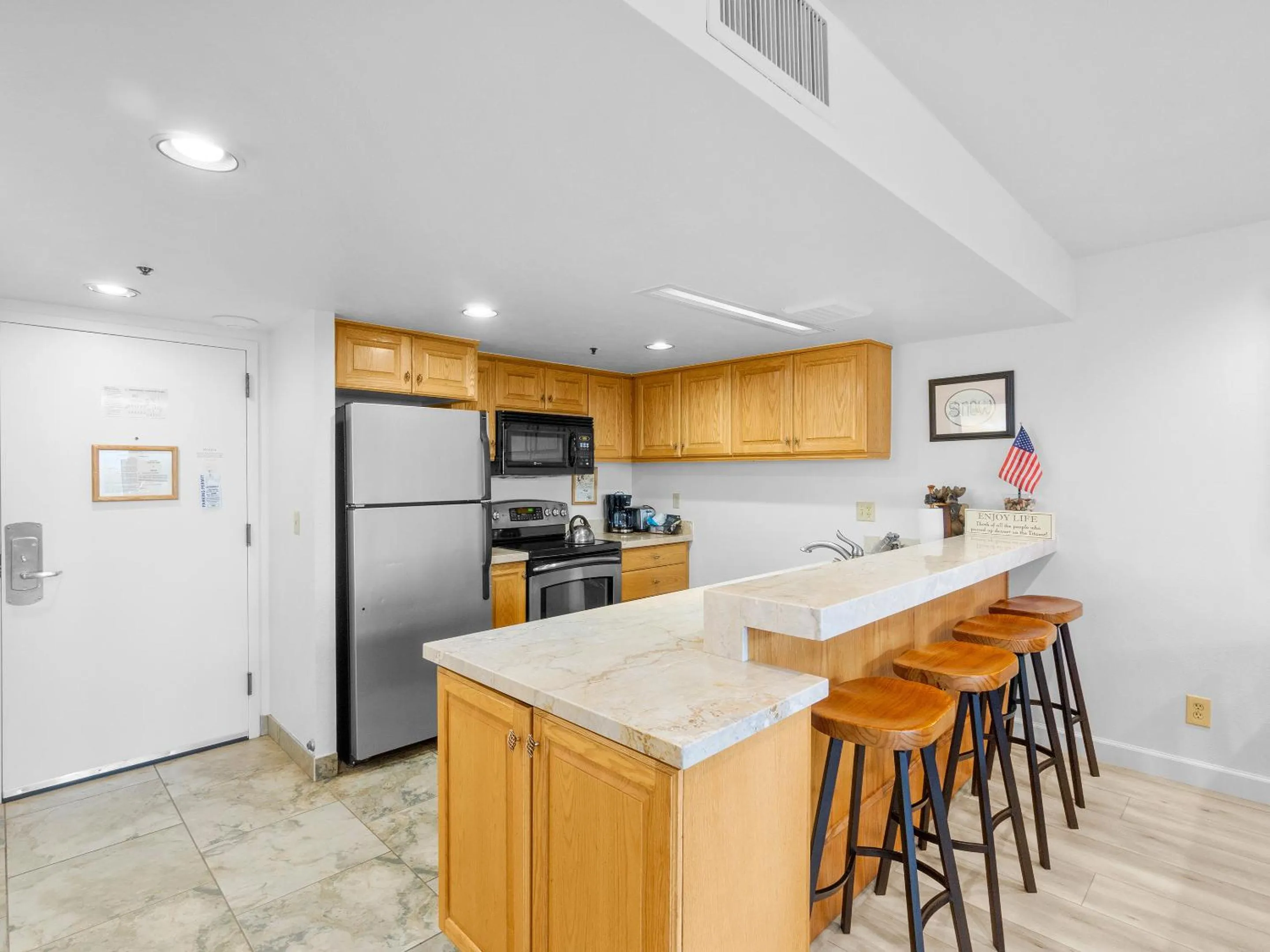 Kitchen or kitchenette in The Lodge at the Mountain Village by All Seasons Resort Lodging