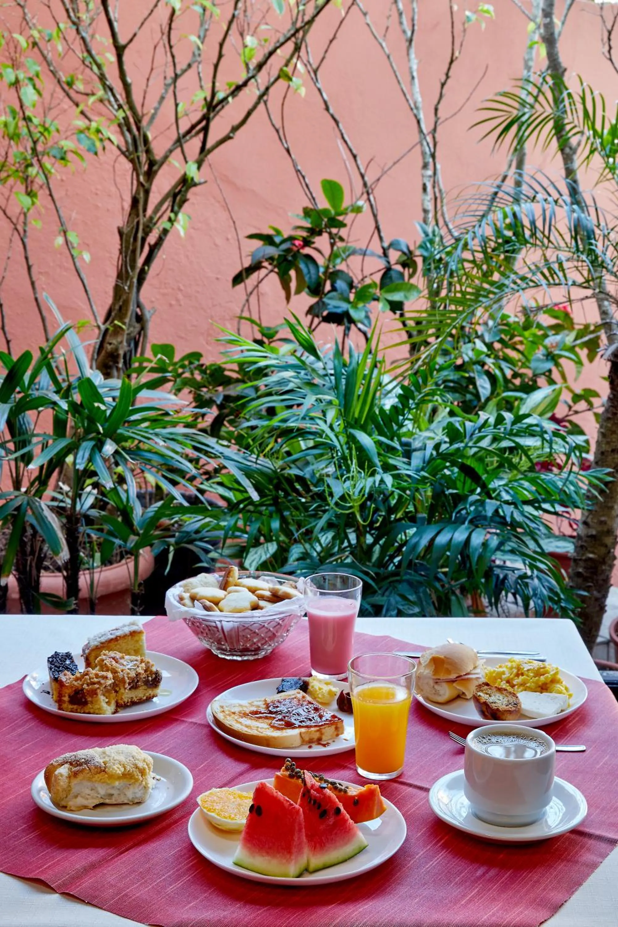 Breakfast in Oscar Hotel
