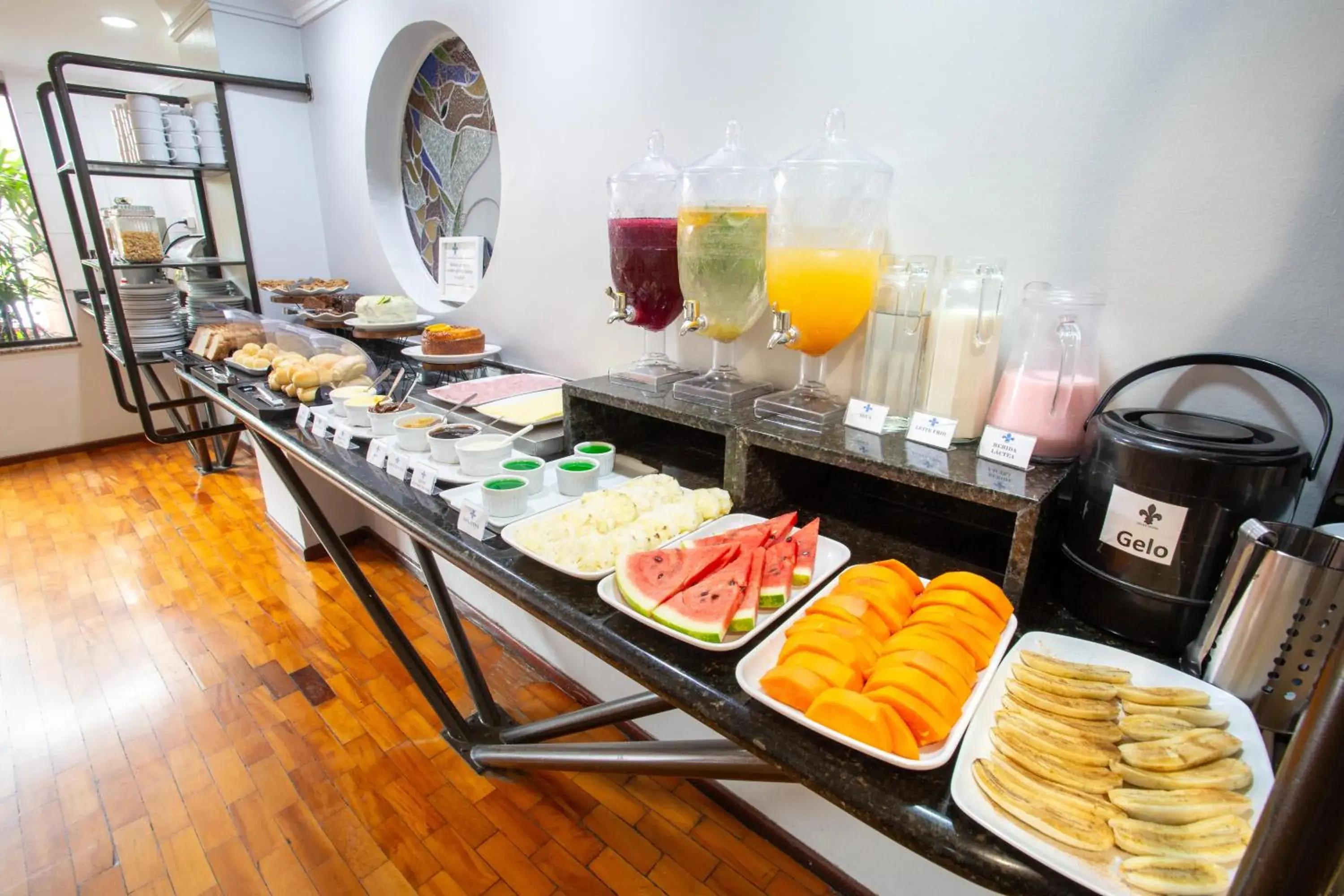 Food and drinks in Oscar Hotel Food and drinks in Oscar Hotel