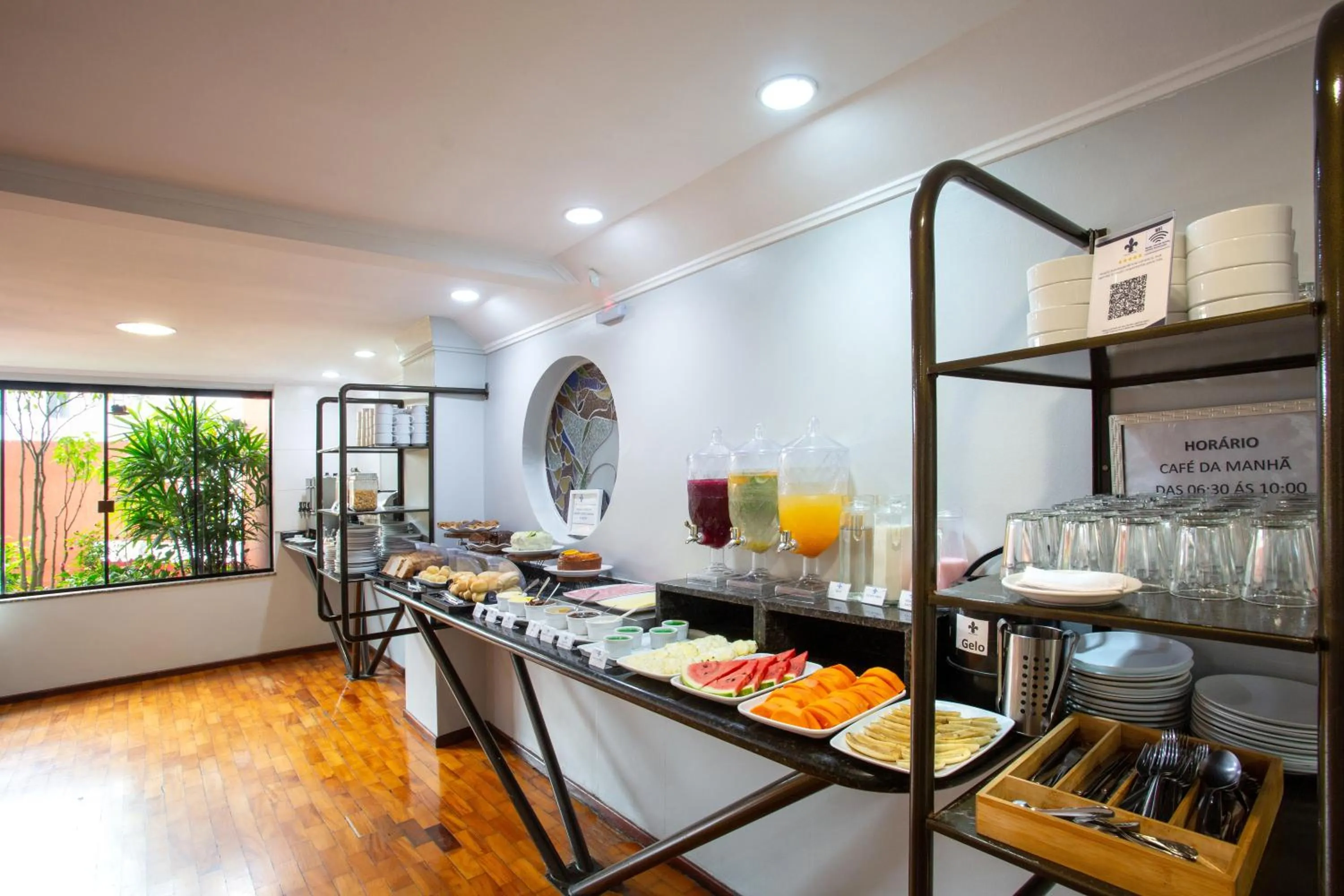 Food and drinks in Oscar Hotel