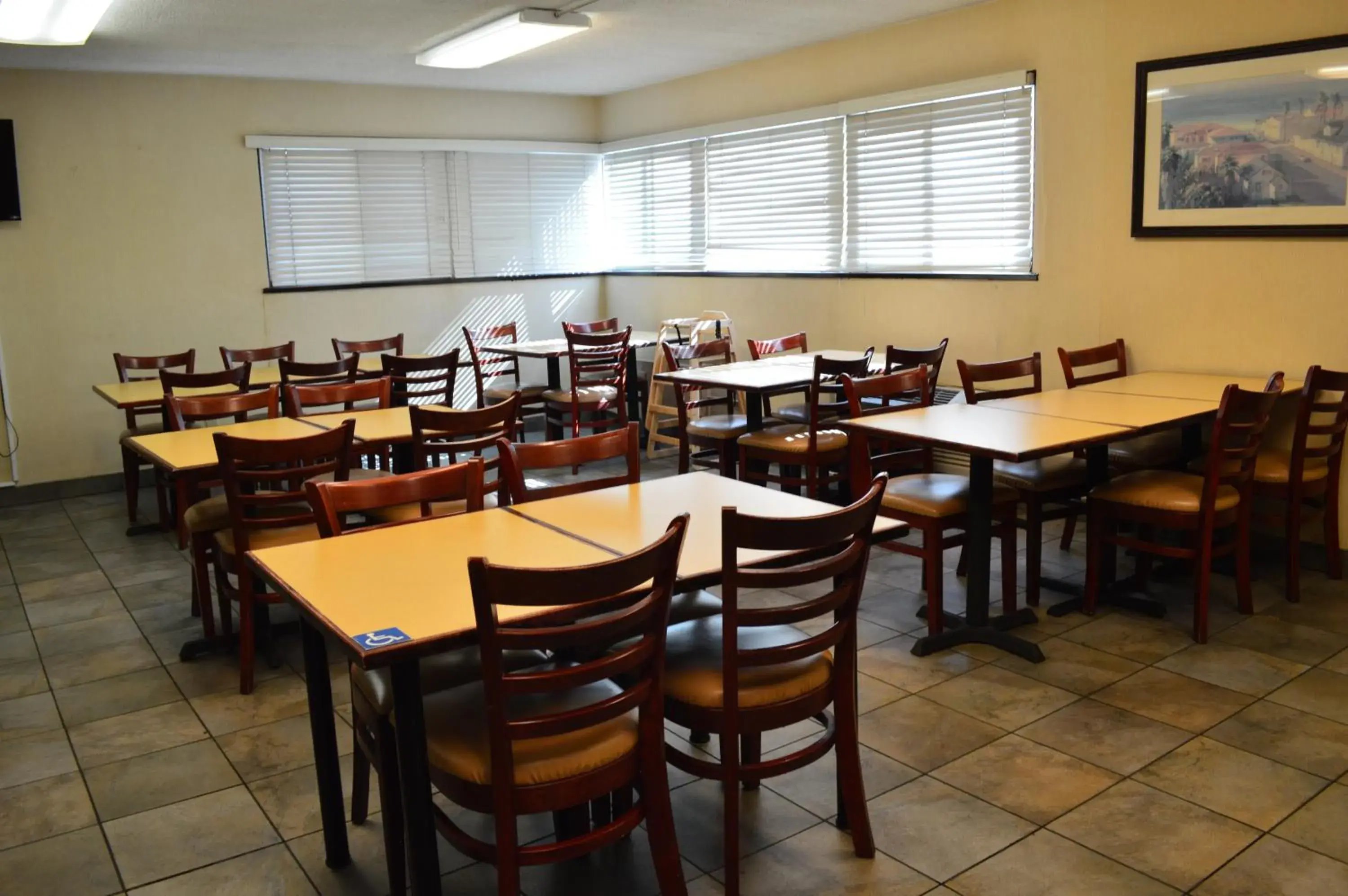 Restaurant/places to eat in Baymont by Wyndham San Diego Downtown Restaurant/places to eat in Baymont by Wyndham San Diego Downtown