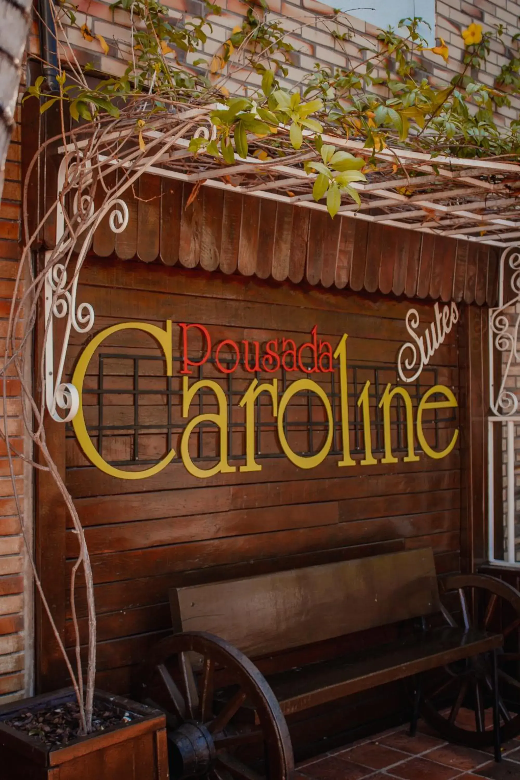 Facade/entrance in Hotel e Pousada Caroline Facade/entrance in Hotel e Pousada Caroline