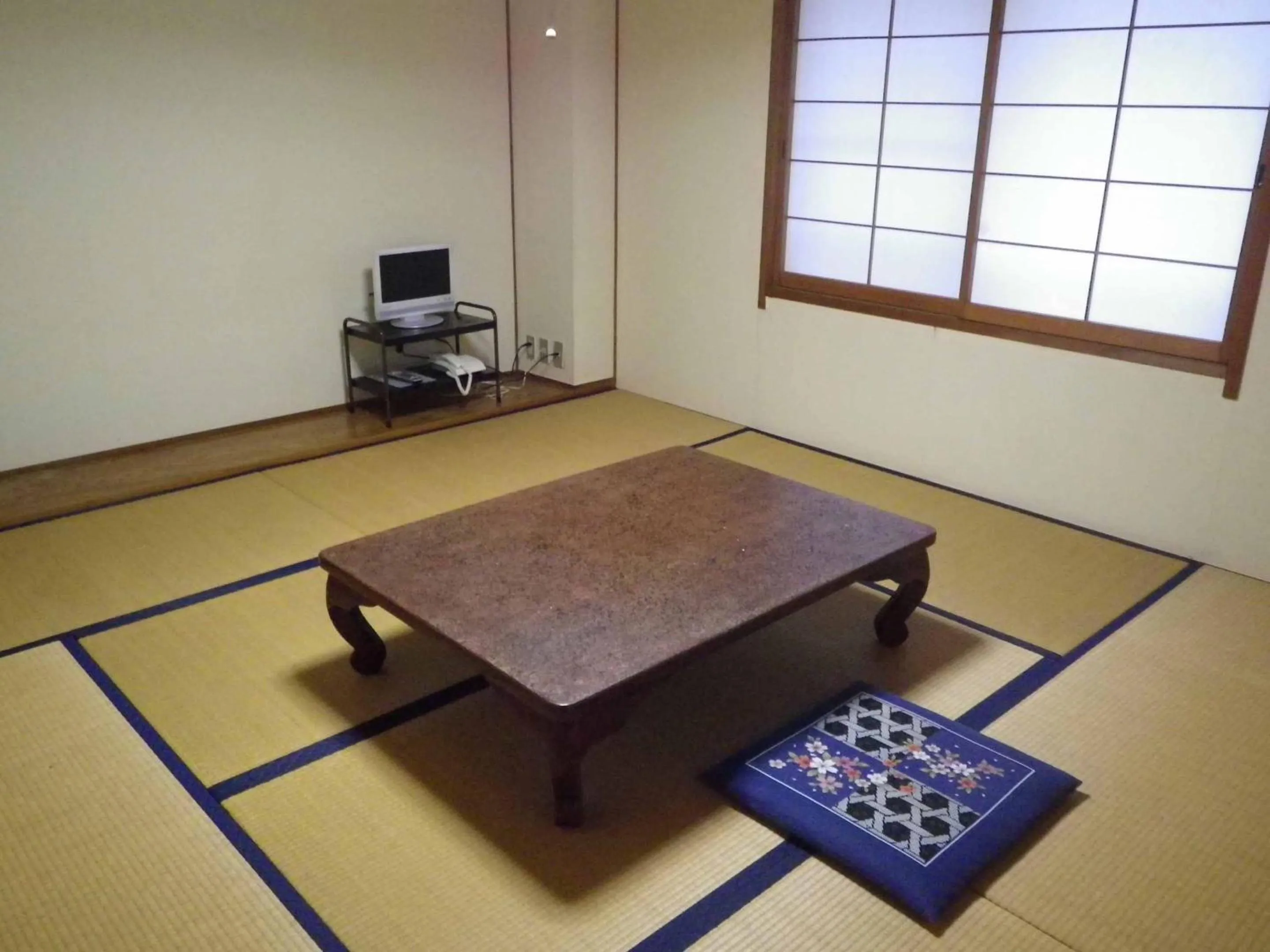 Photo of the whole room in Kurumisawa Ryokan
