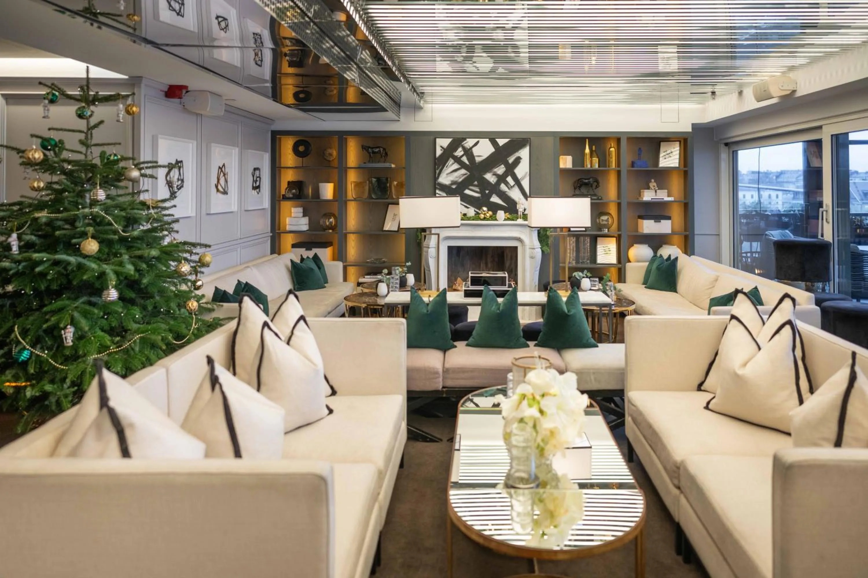 Lounge or bar in Bank Hotel, a Member of Small Luxury Hotels