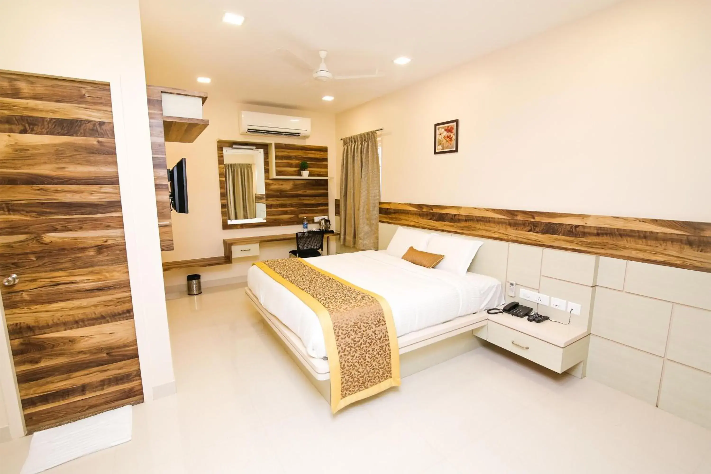 TV and multimedia, Bed in KK Inn TV and multimedia, Bed in KK Inn