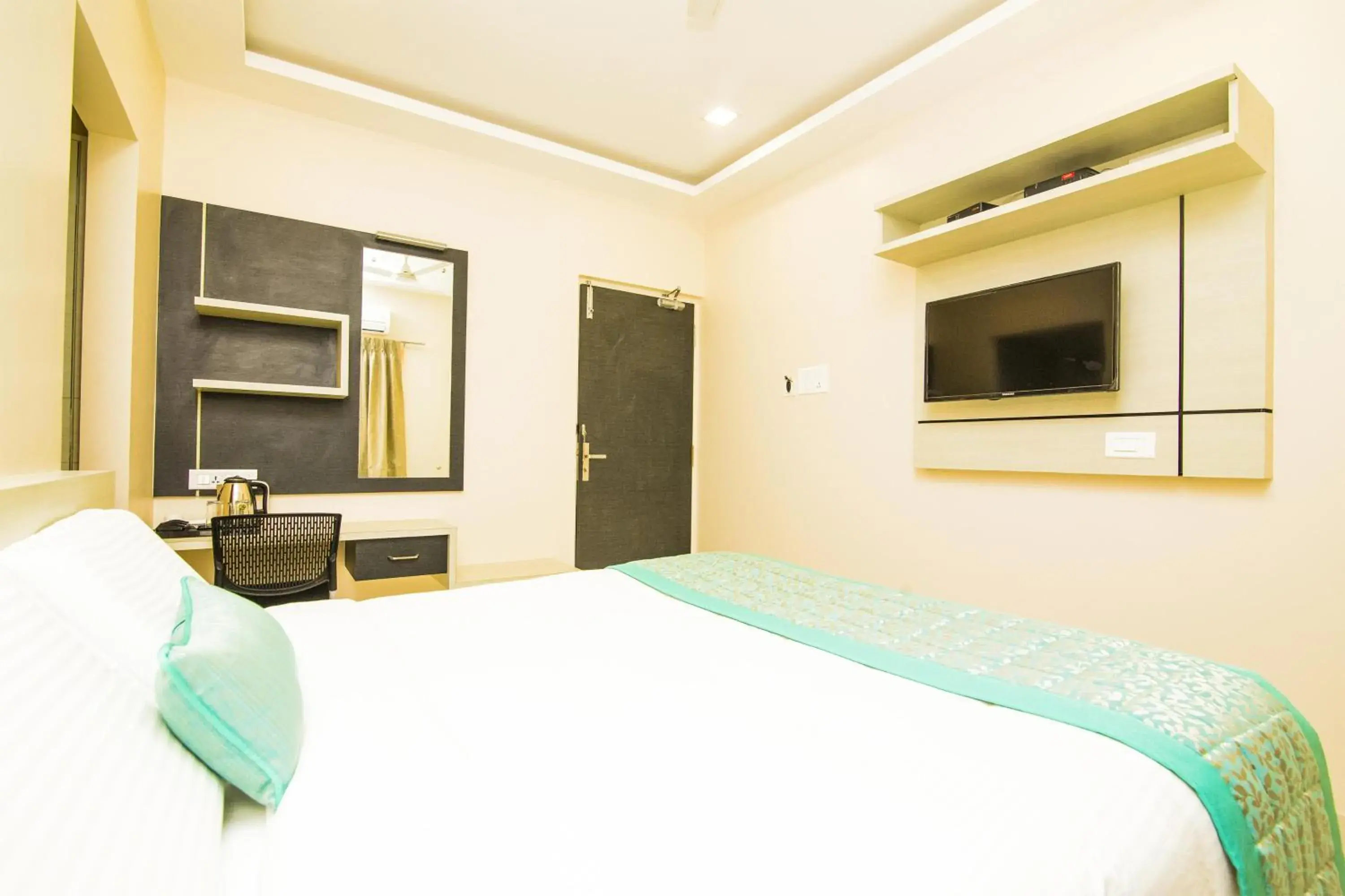 TV and multimedia, Bed in KK Inn TV and multimedia, Bed in KK Inn