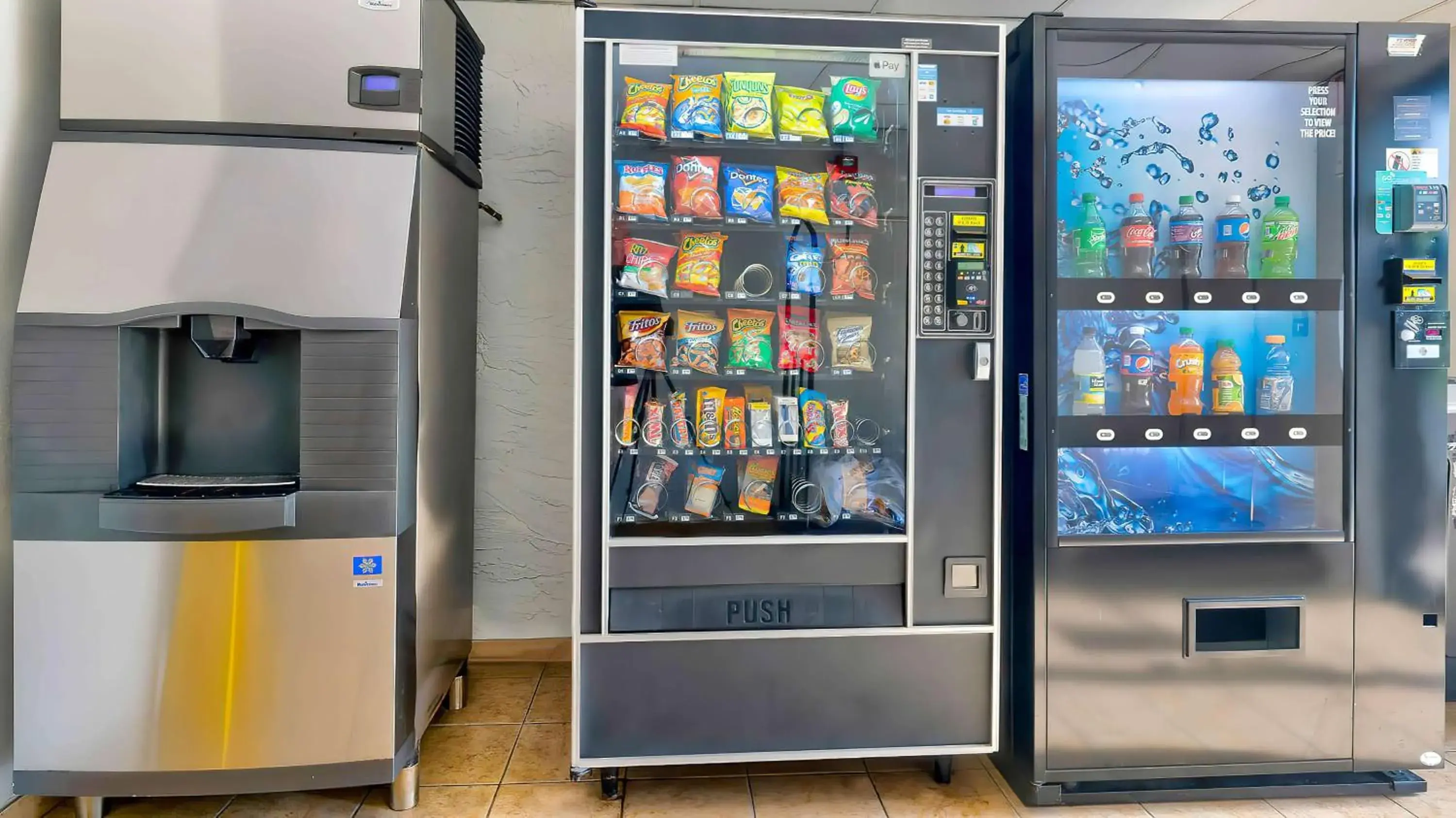 Property building in Motel 6-Milwaukee, WI - Glendale Property building in Motel 6-Milwaukee, WI - Glendale