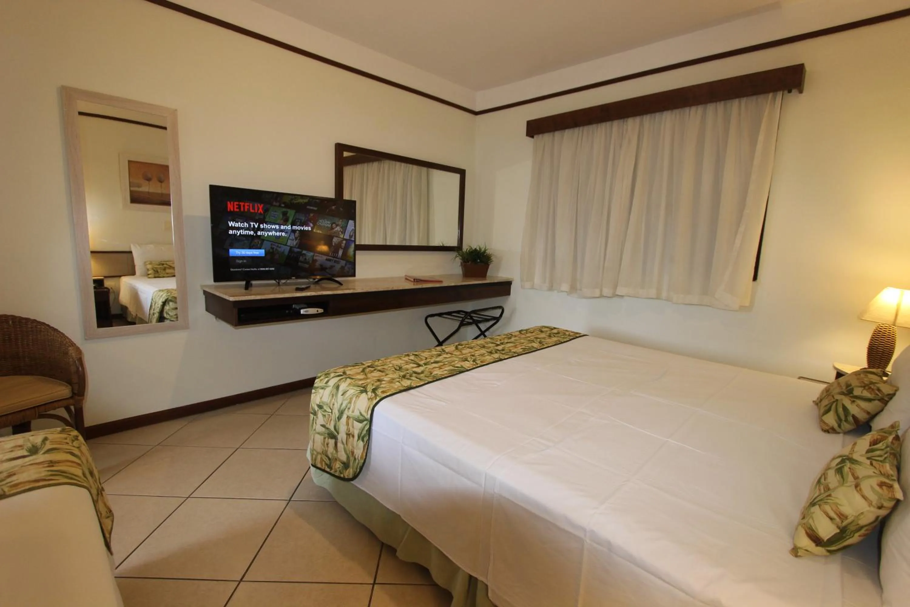 TV and multimedia, Bed in Hotel Ilhas do Caribe - Na melhor região da Praia da Enseada