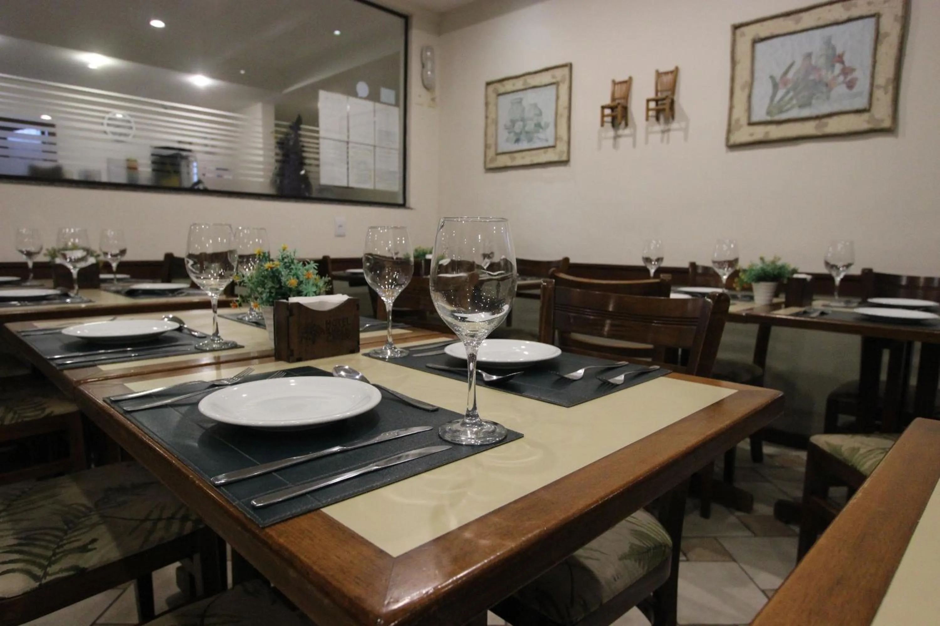 Restaurant/places to eat in Hotel Ilhas do Caribe - Na melhor região da Praia da Enseada