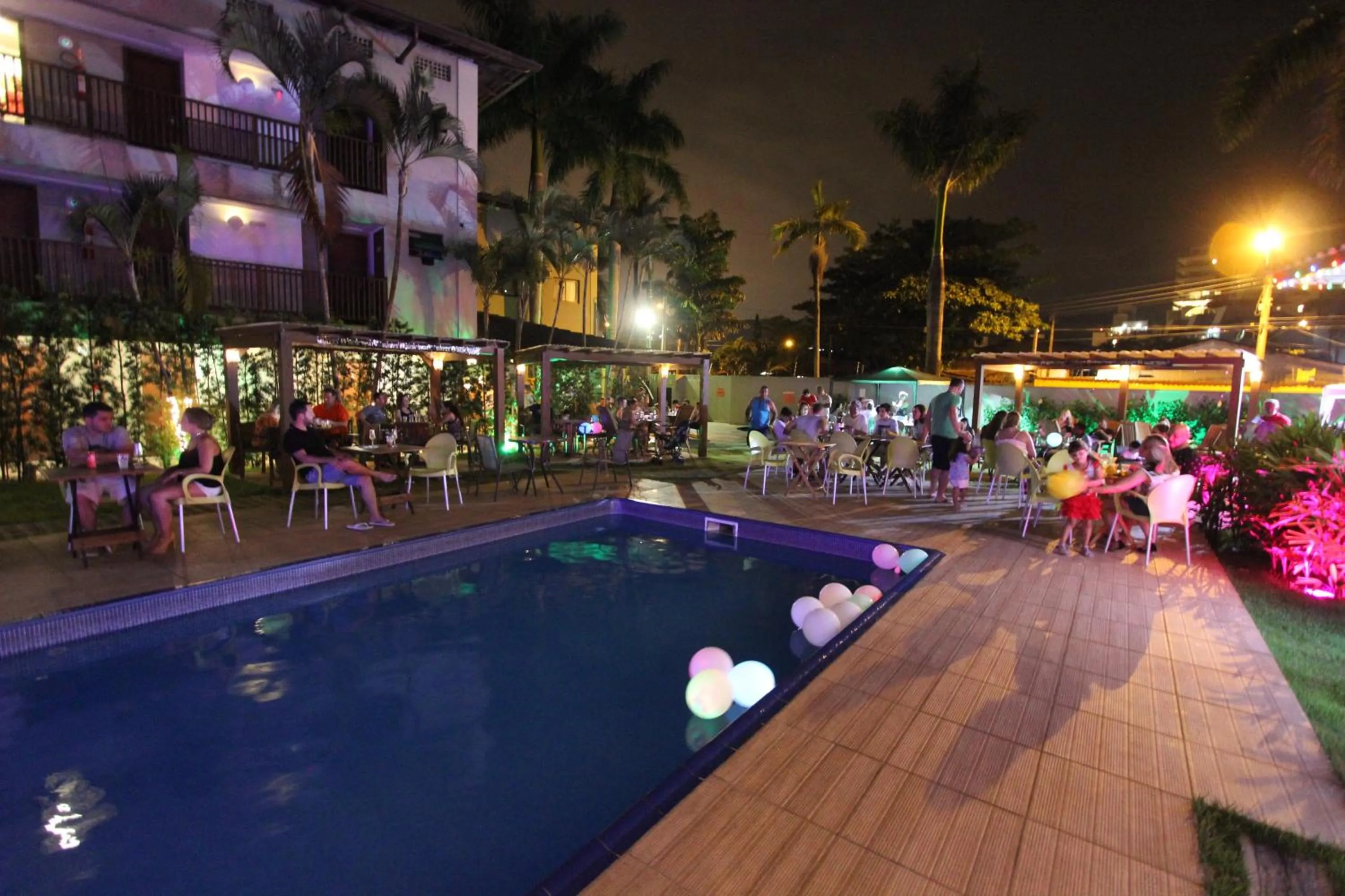 Evening entertainment in Hotel Ilhas do Caribe - Na melhor região da Praia da Enseada