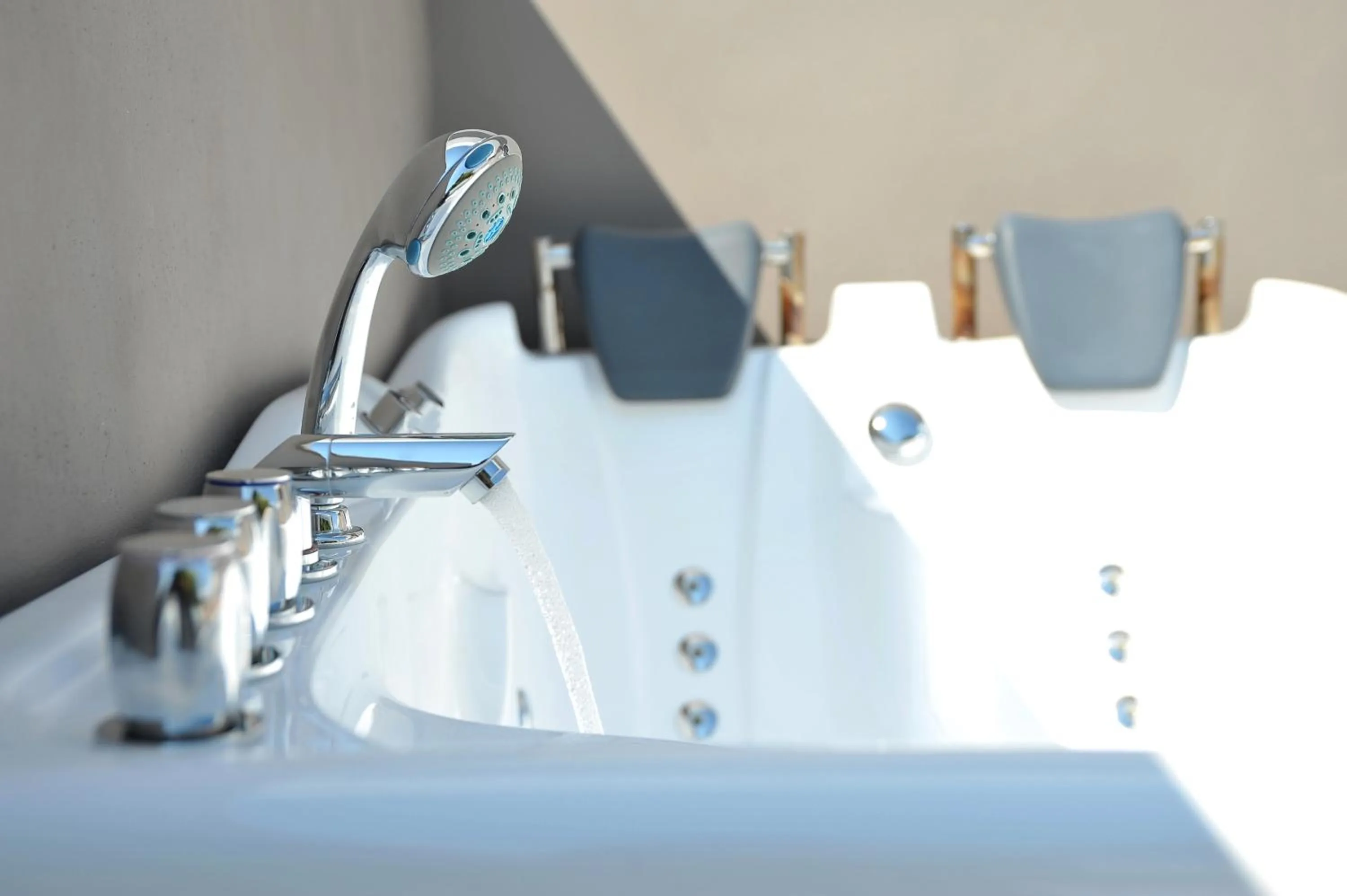 Hot Tub in Athenian Riviera Hotel& Suites