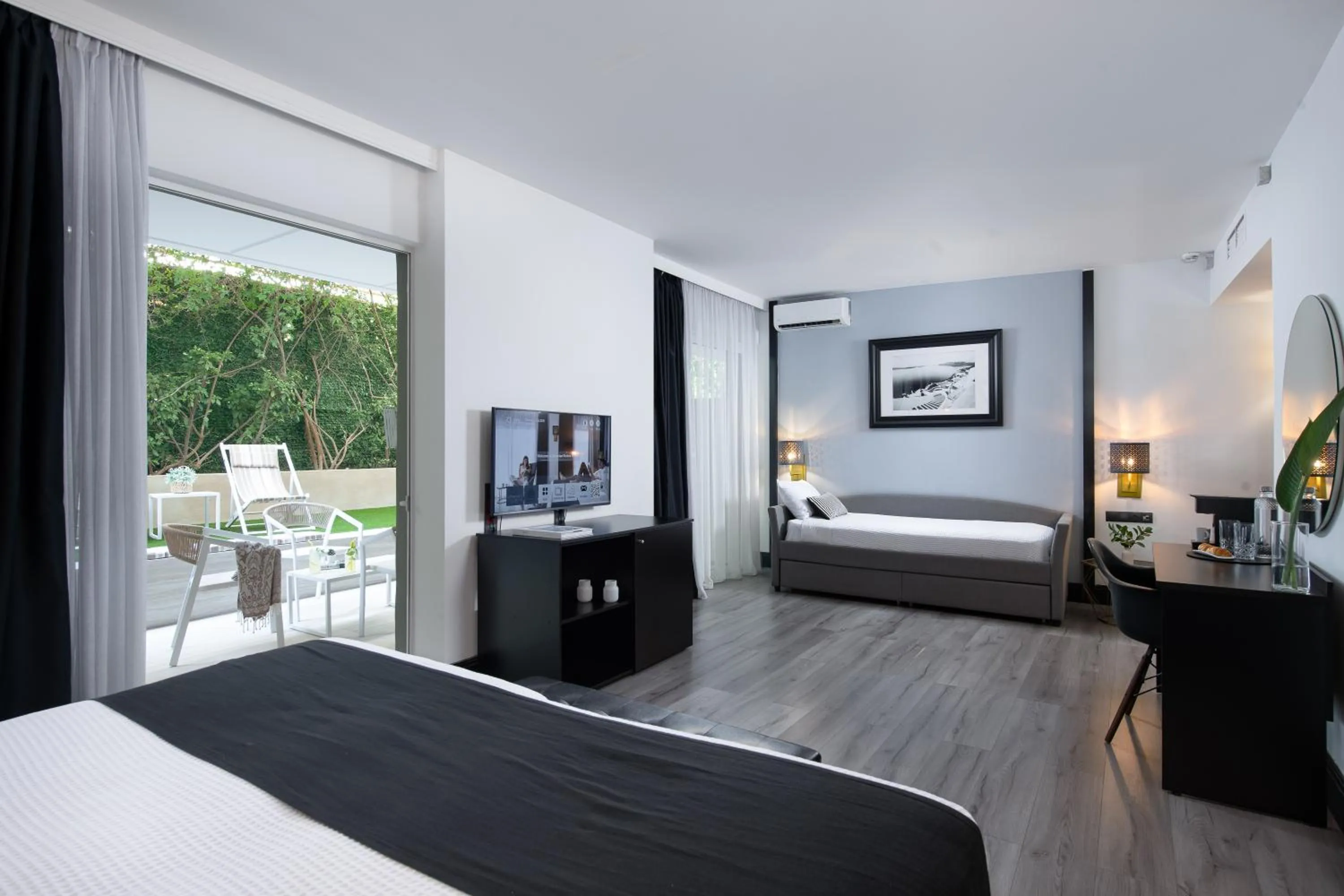Bedroom, Bed in Athenian Riviera Hotel& Suites