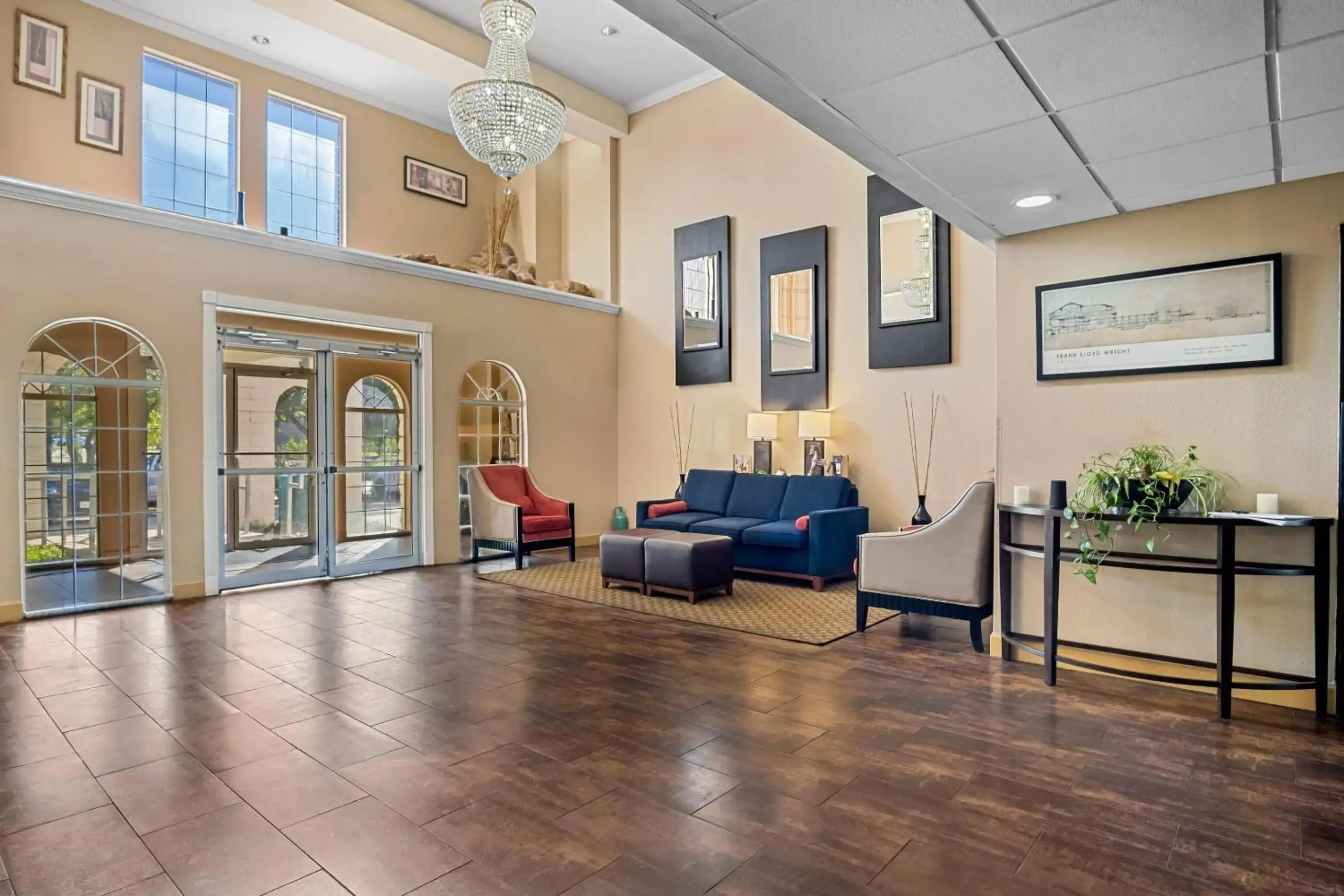 Lobby or reception in Quality Suites Irving-Las Colinas Lobby or reception in Quality Suites Irving-Las Colinas