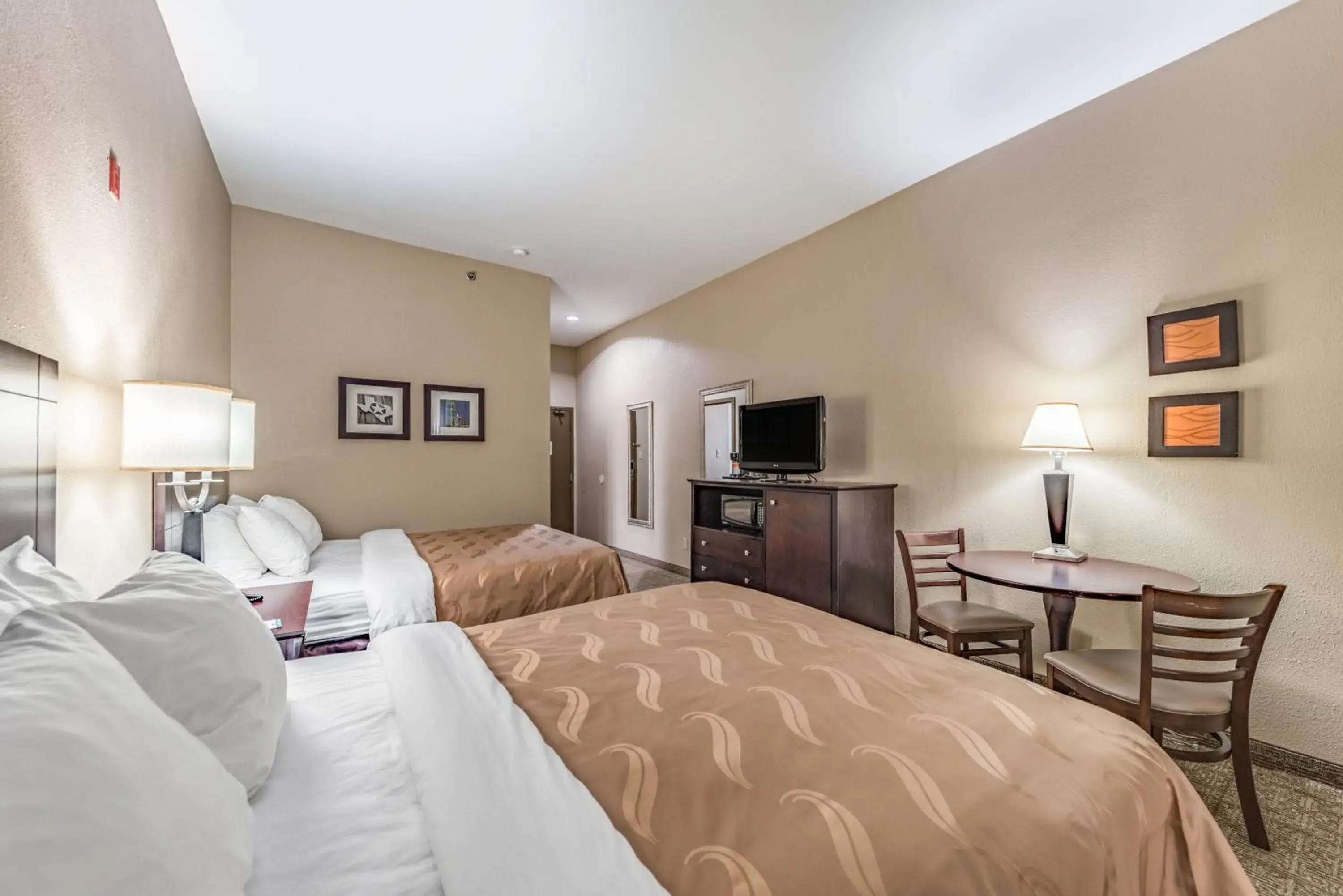 Bedroom, Bed in Quality Inn West Plano - Dallas Bedroom, Bed in Quality Inn West Plano - Dallas
