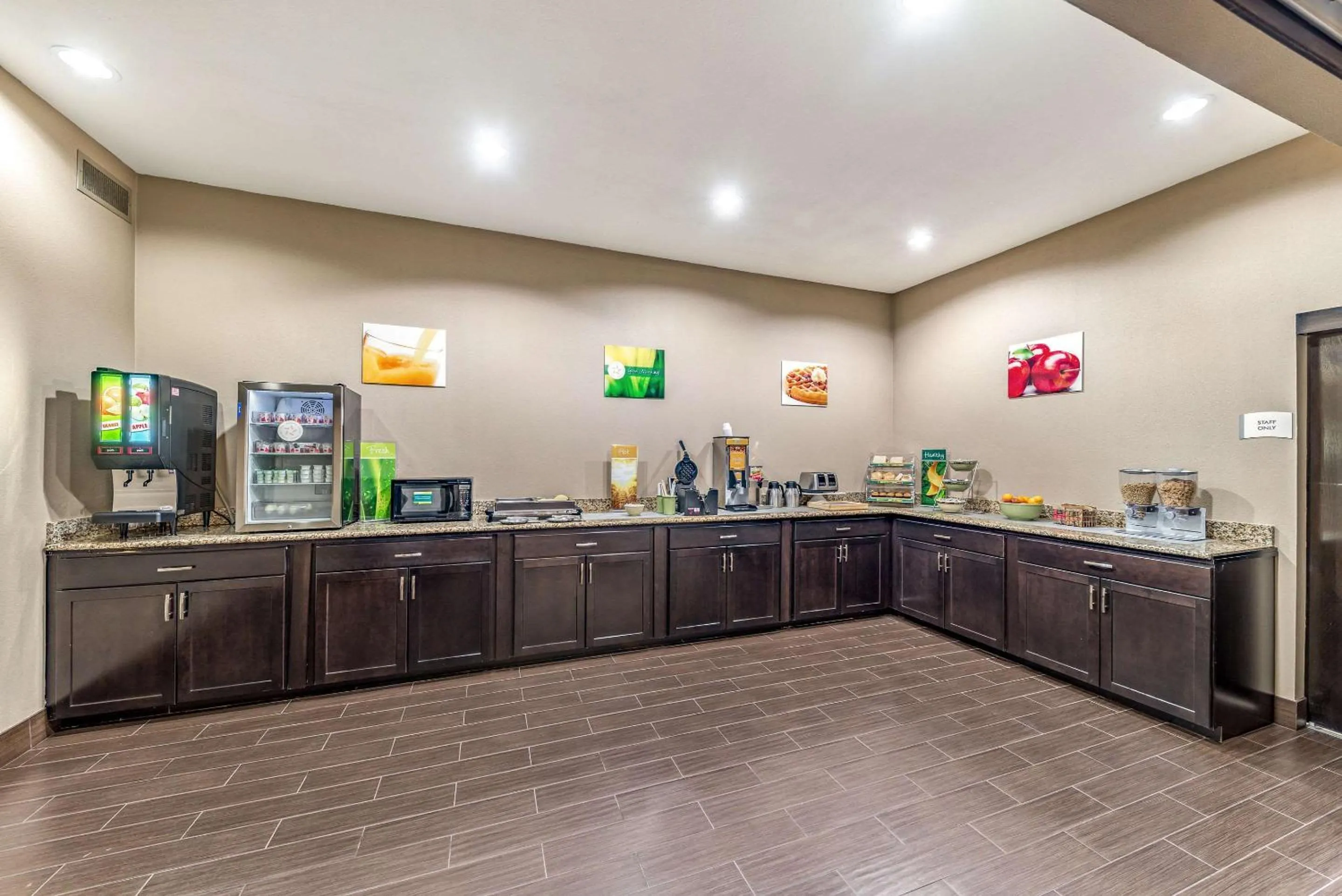 Restaurant/places to eat in Quality Inn West Plano - Dallas