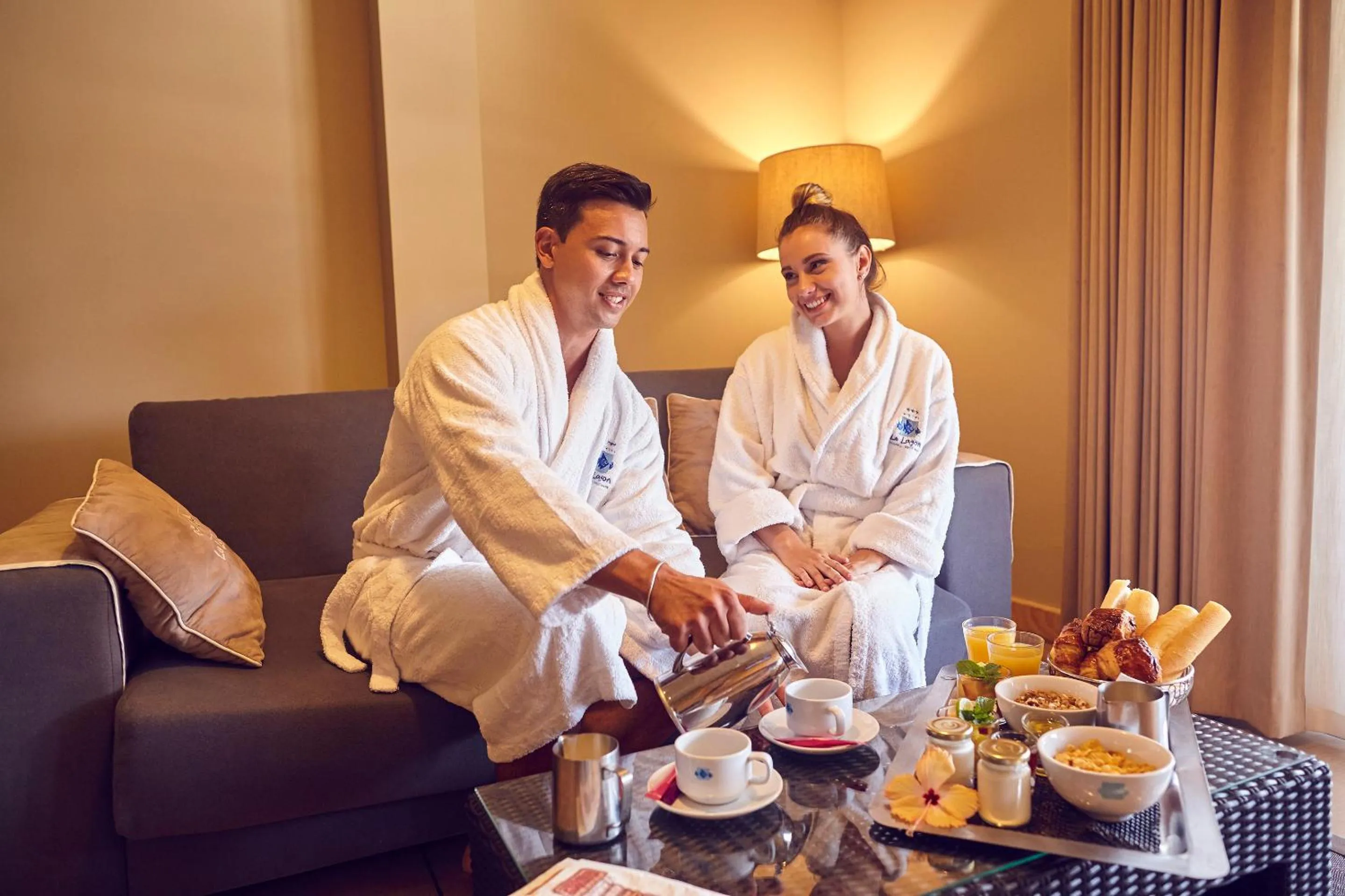 Continental breakfast in Hôtel Le Lagon