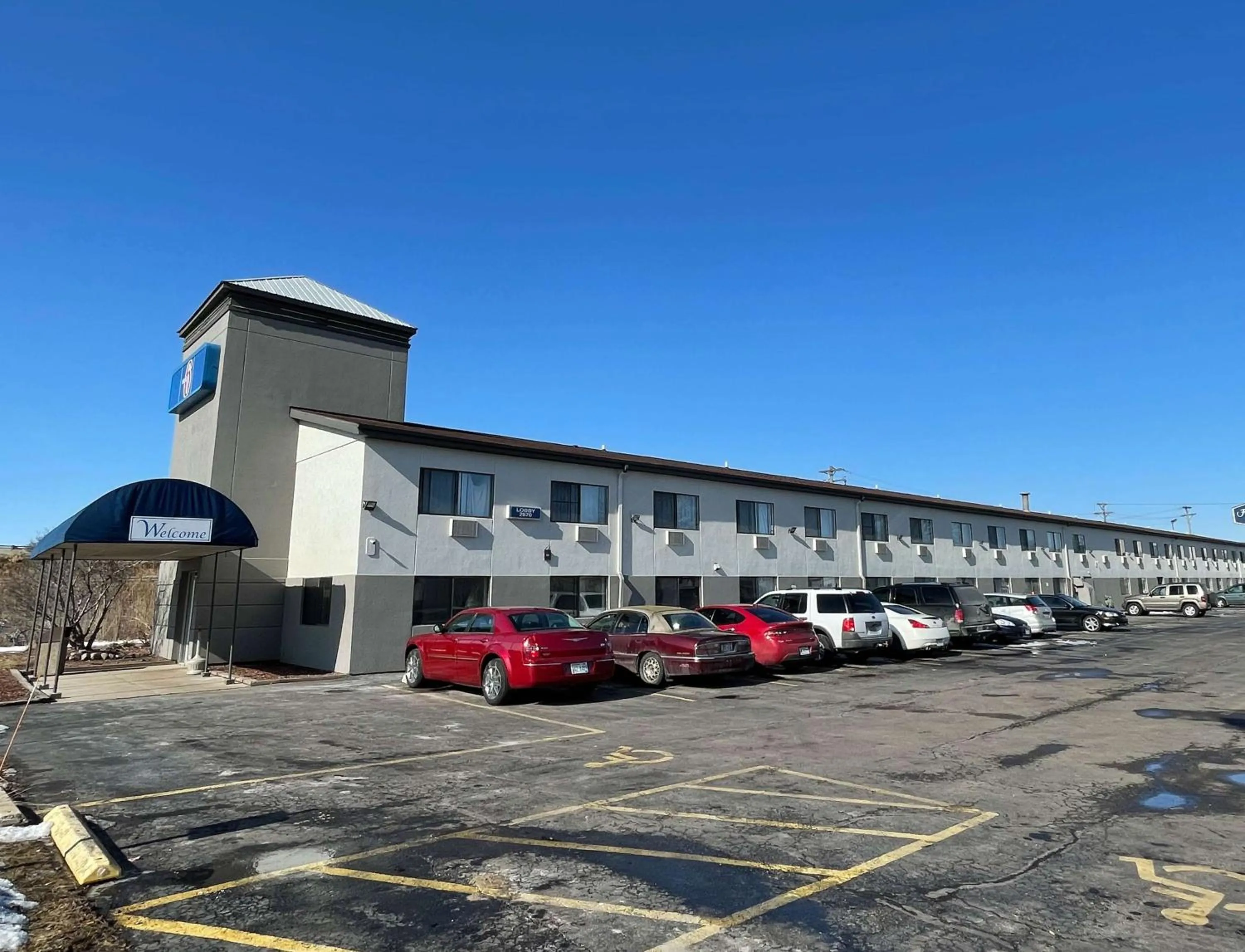 Property building in Motel 6-Green Bay, WI - Lambeau