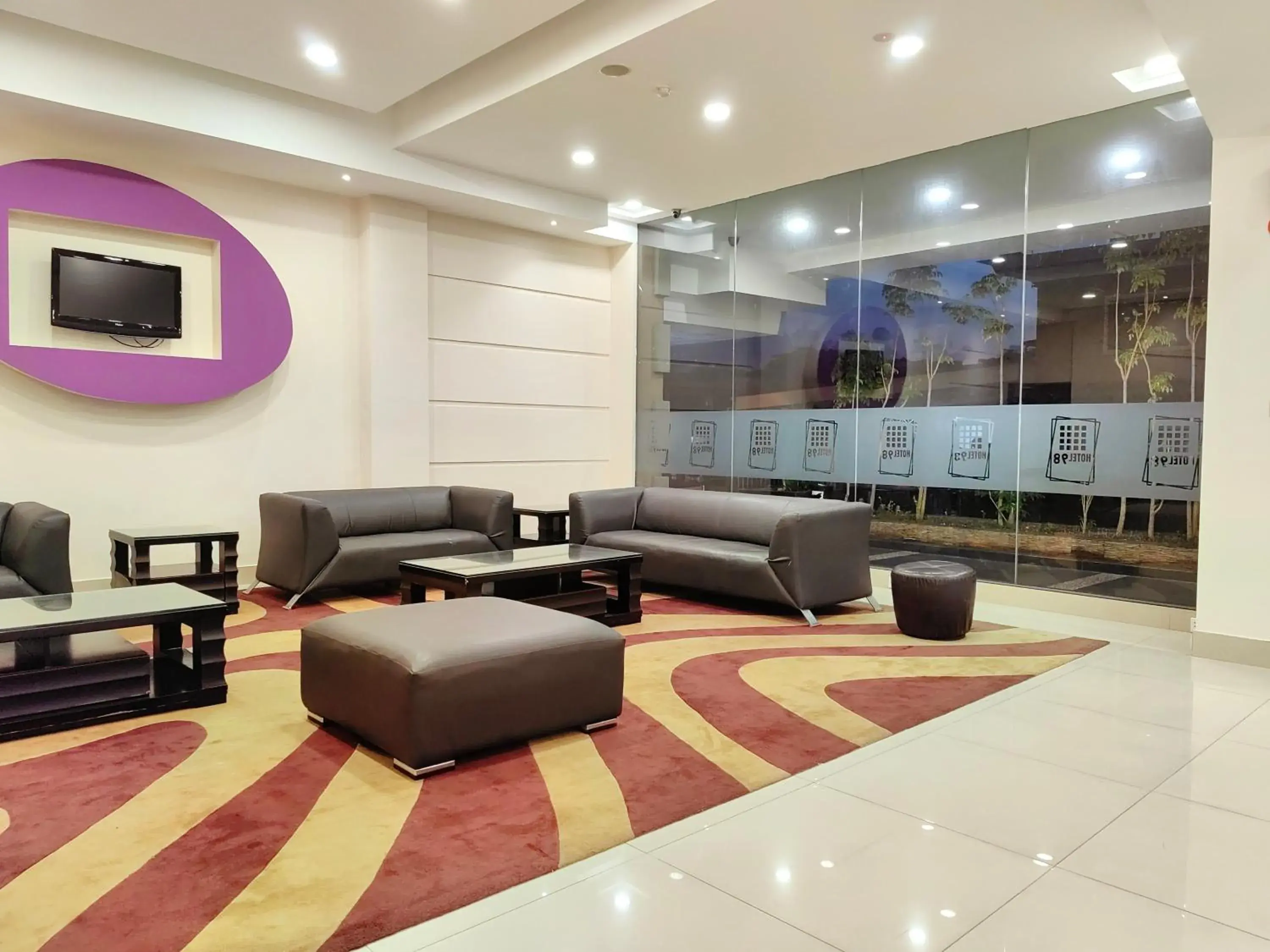 Lobby or reception in Hotel 98 Lobby or reception in Hotel 98