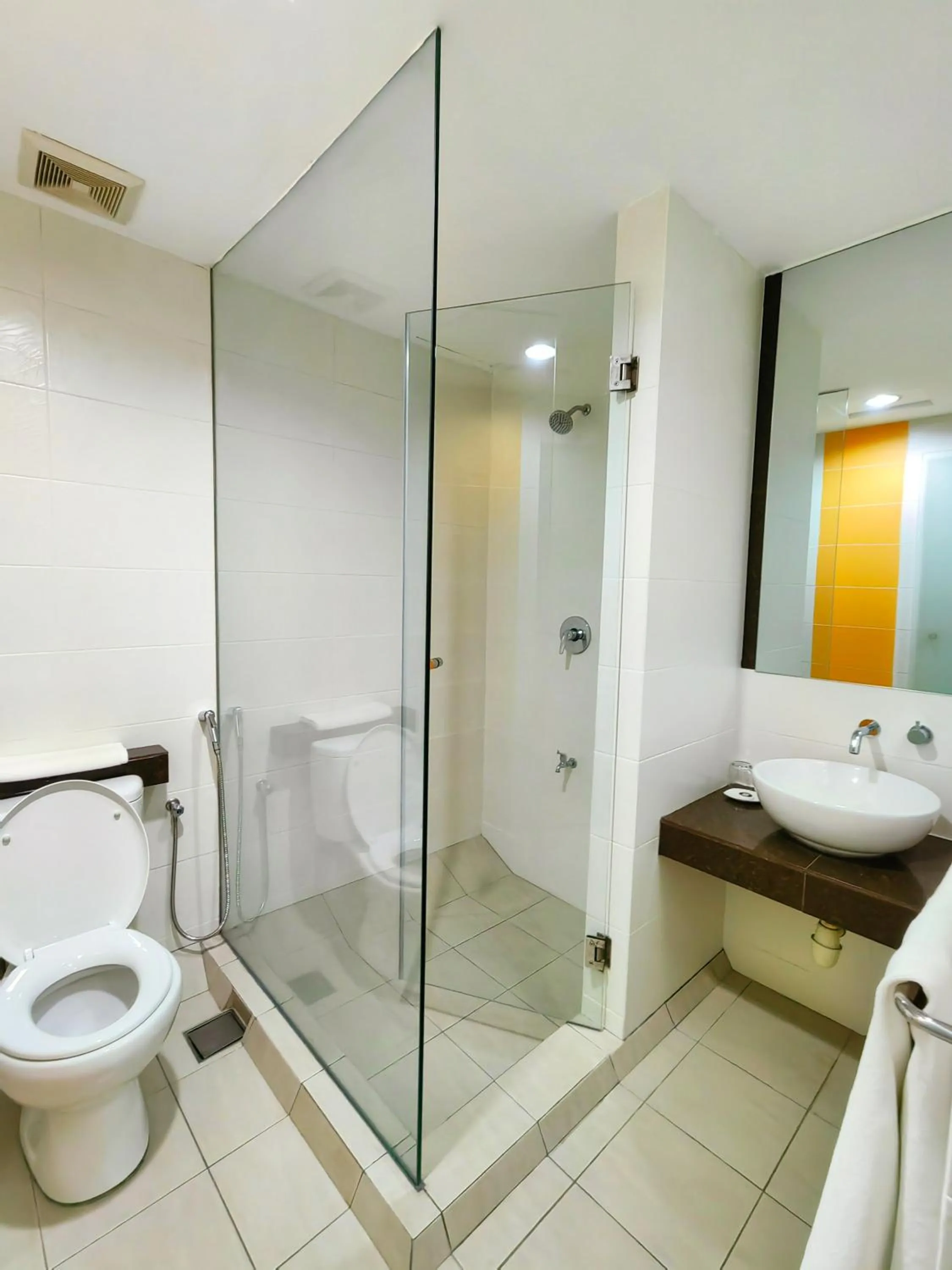 Bathroom in Hotel 98