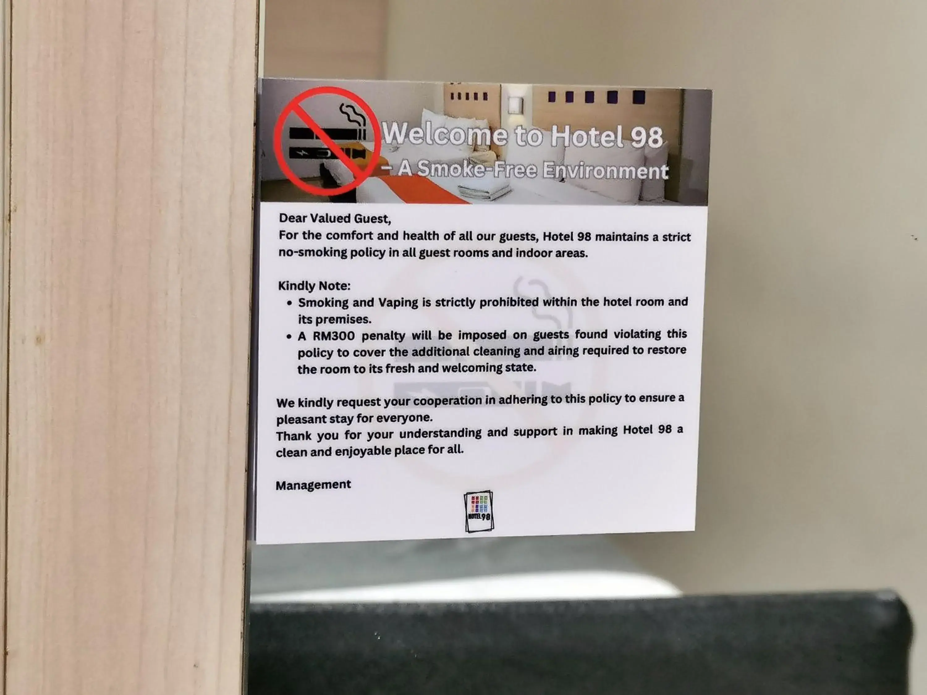 Standard Queen Room (No Window) in Hotel 98 Standard Queen Room (No Window) in Hotel 98