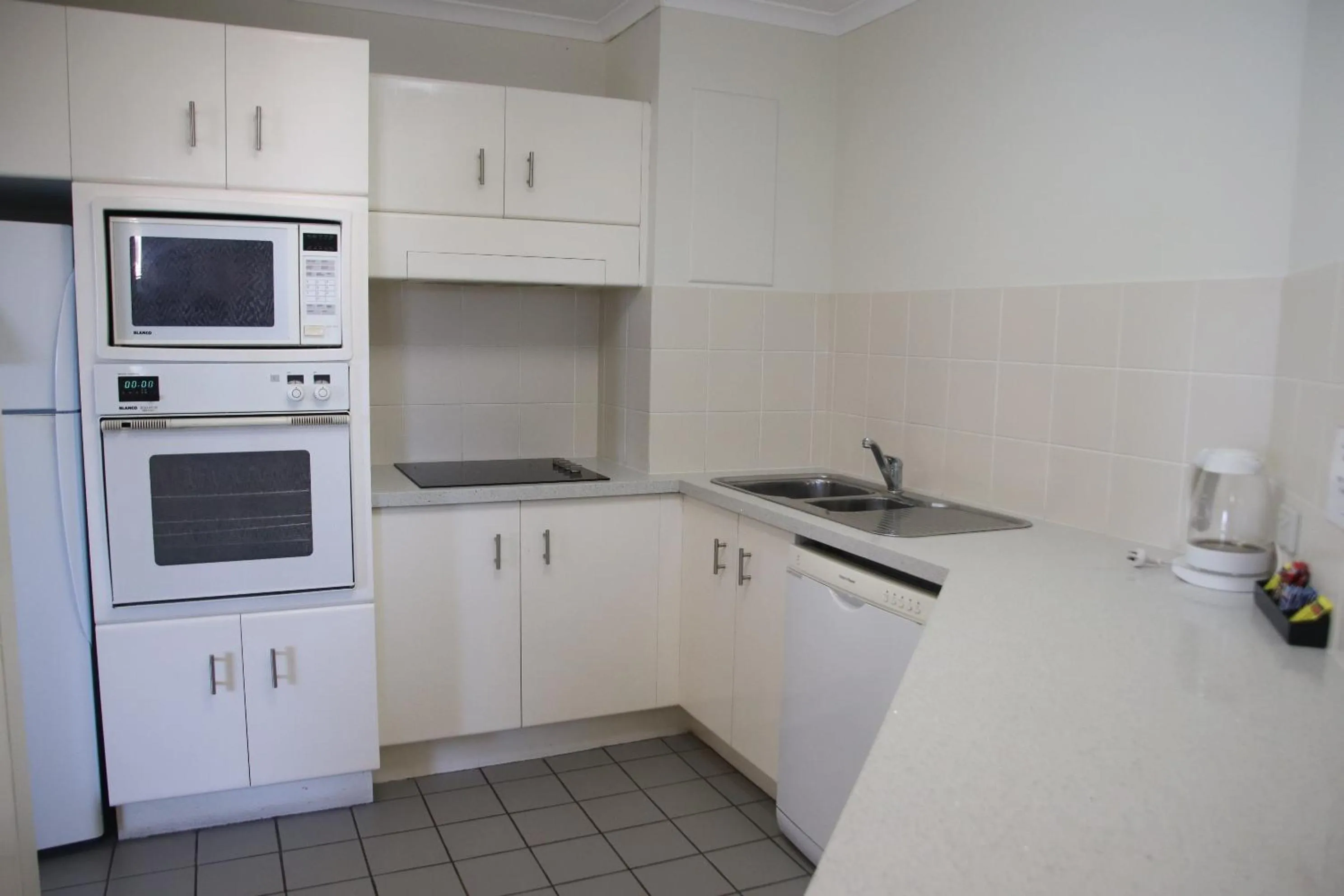 Kitchen or kitchenette in 181 The Esplanade