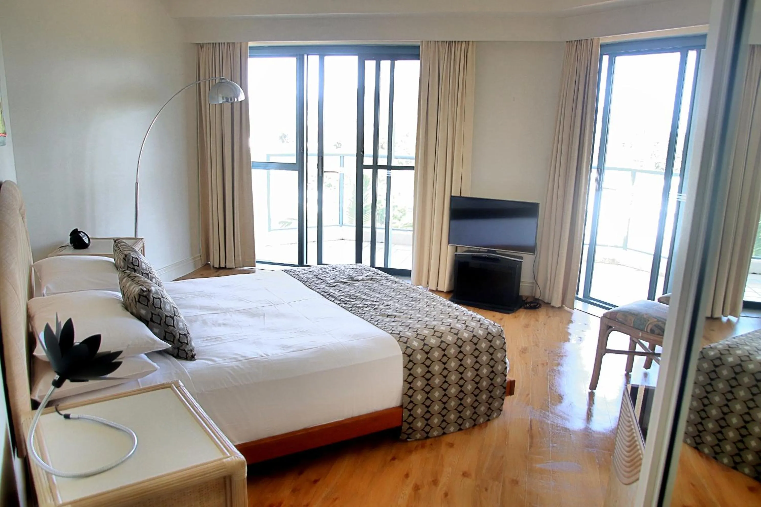 Bedroom, Bed in 181 The Esplanade