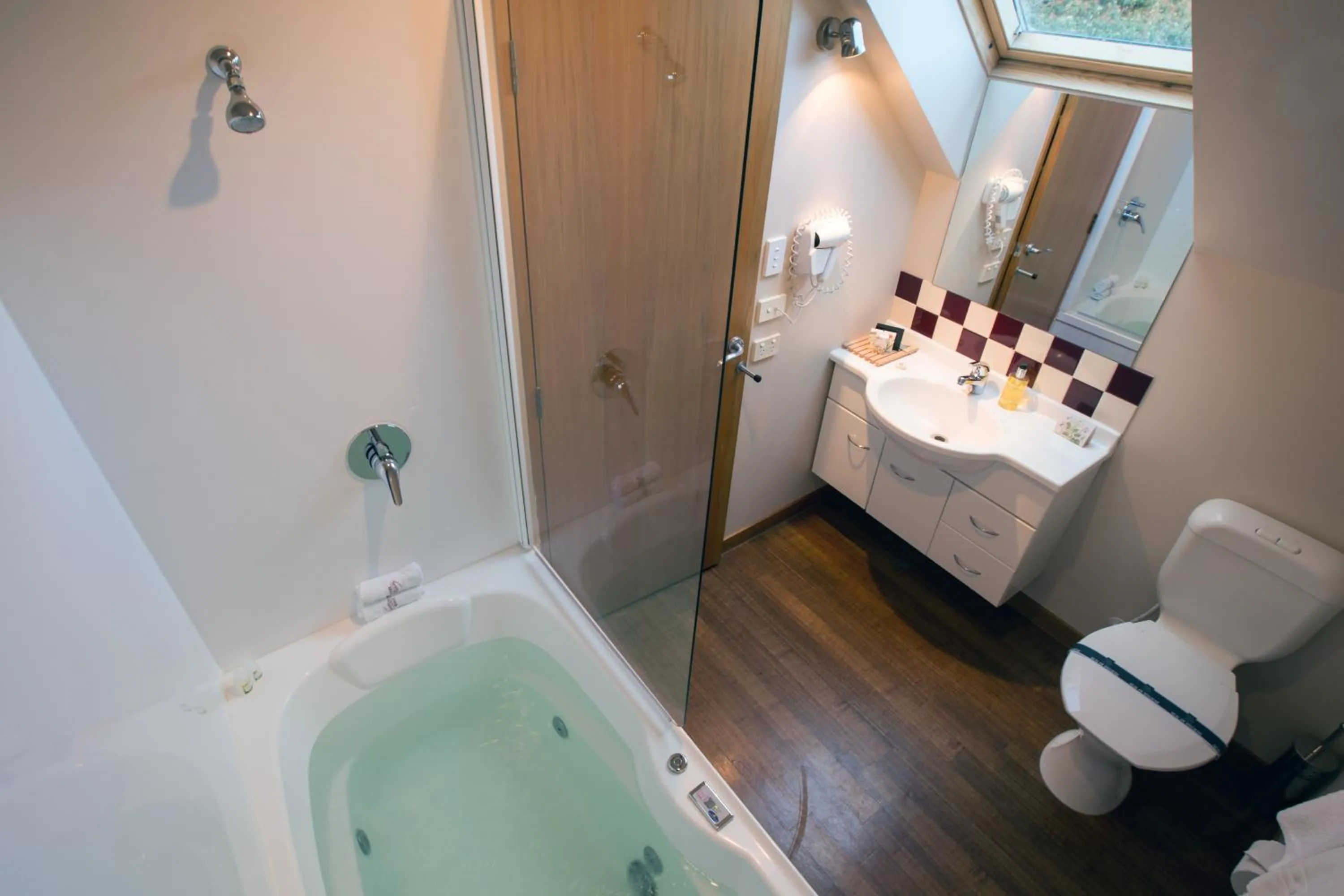 Bathroom in Settlers Boutique Motel