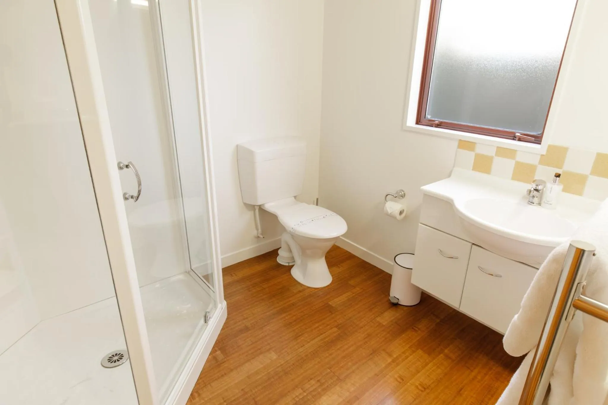 Shower in Settlers Boutique Motel