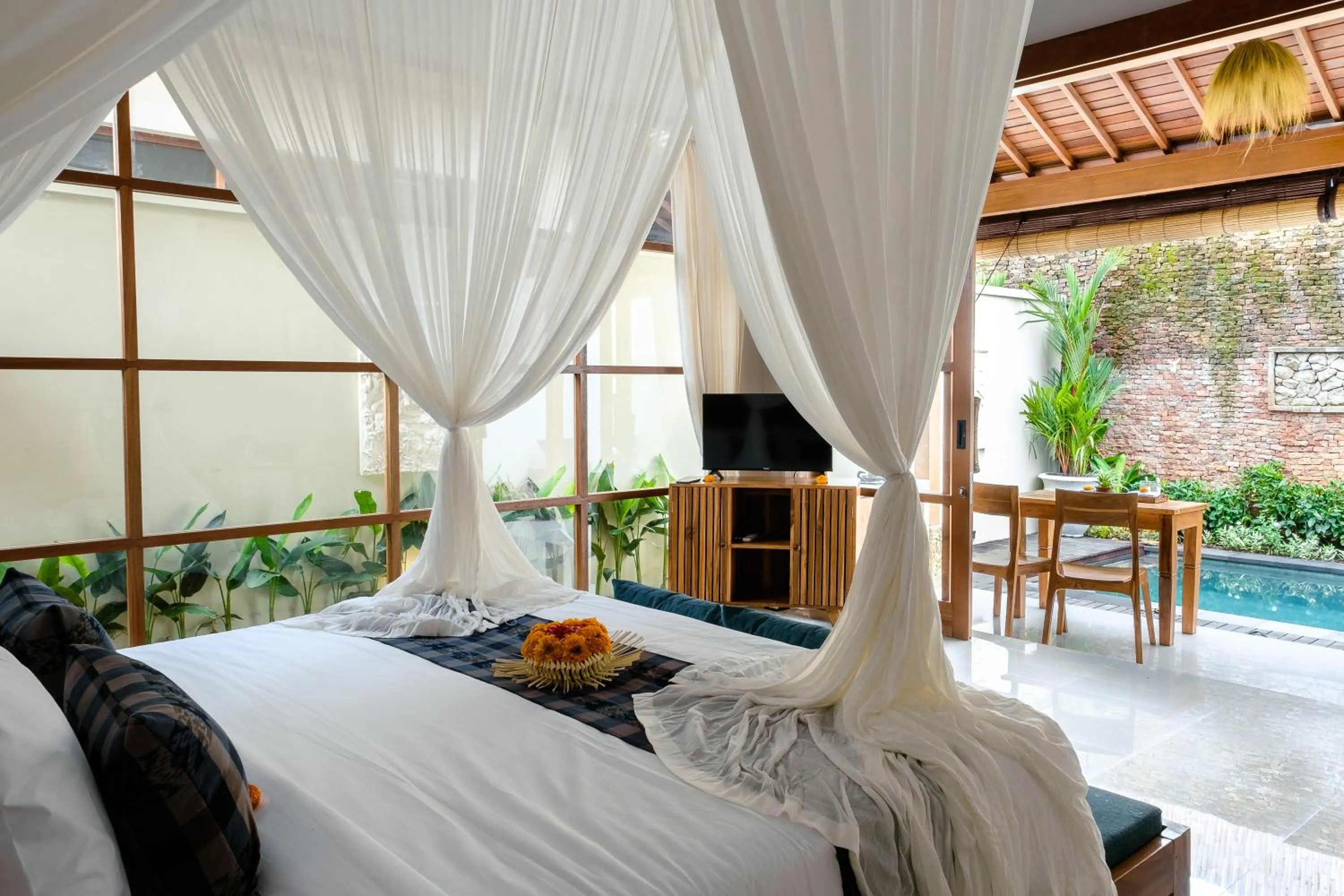 Communal lounge/ TV room, Bed in Way Ubud