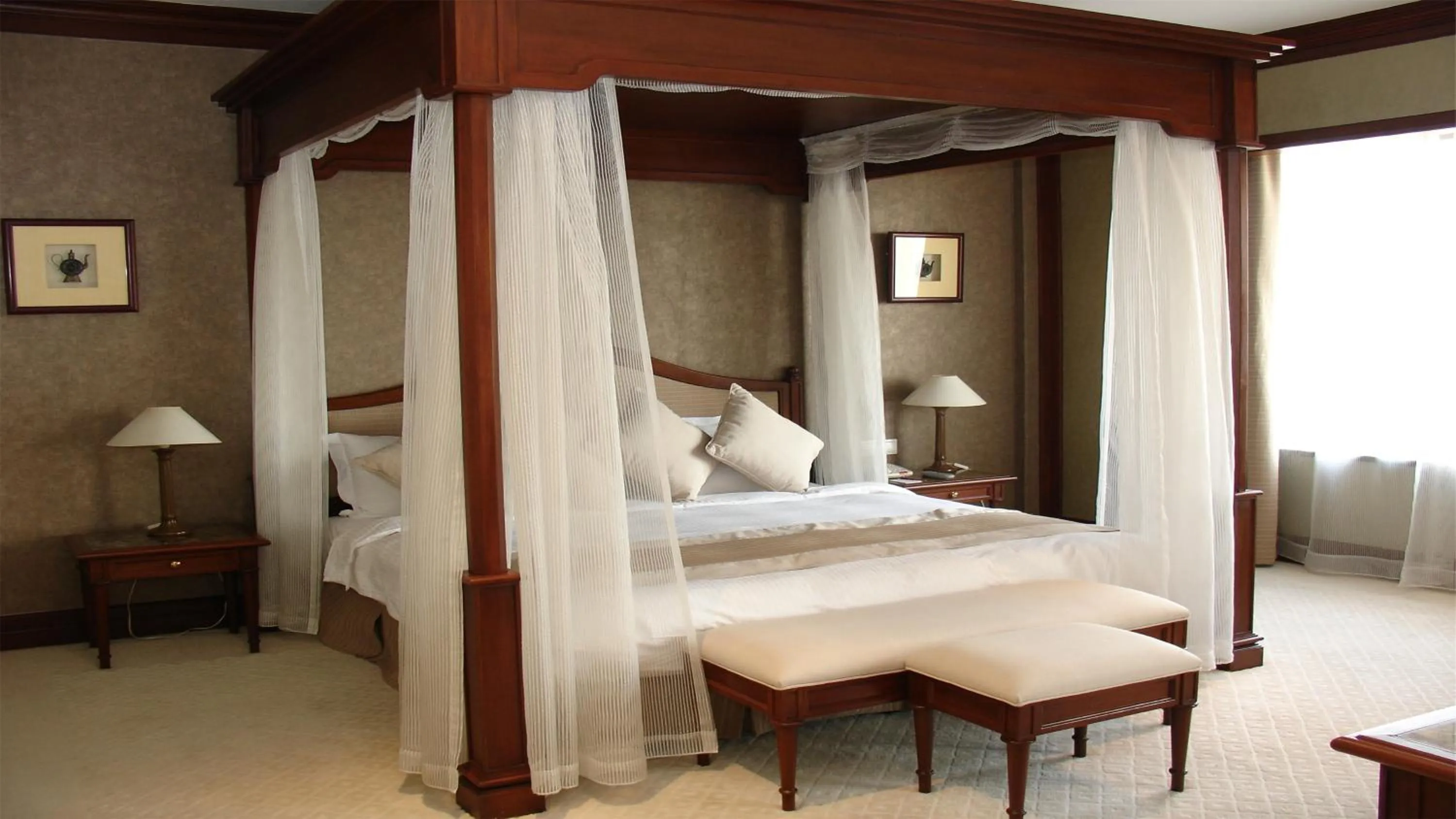 Photo of the whole room, Bed in Crowne Plaza Shanghai by IHG