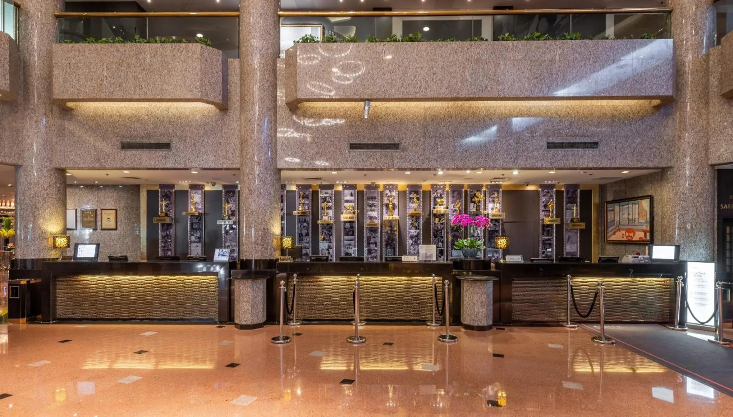 Lobby or reception in Crowne Plaza Shanghai by IHG Lobby or reception in Crowne Plaza Shanghai by IHG