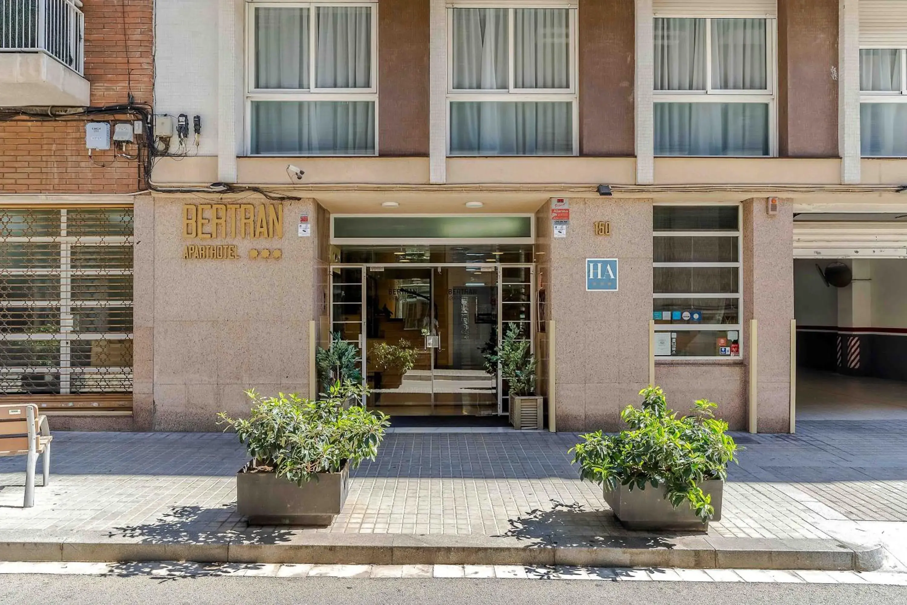 Facade/entrance in Aparthotel Bertrán Facade/entrance in Aparthotel Bertrán