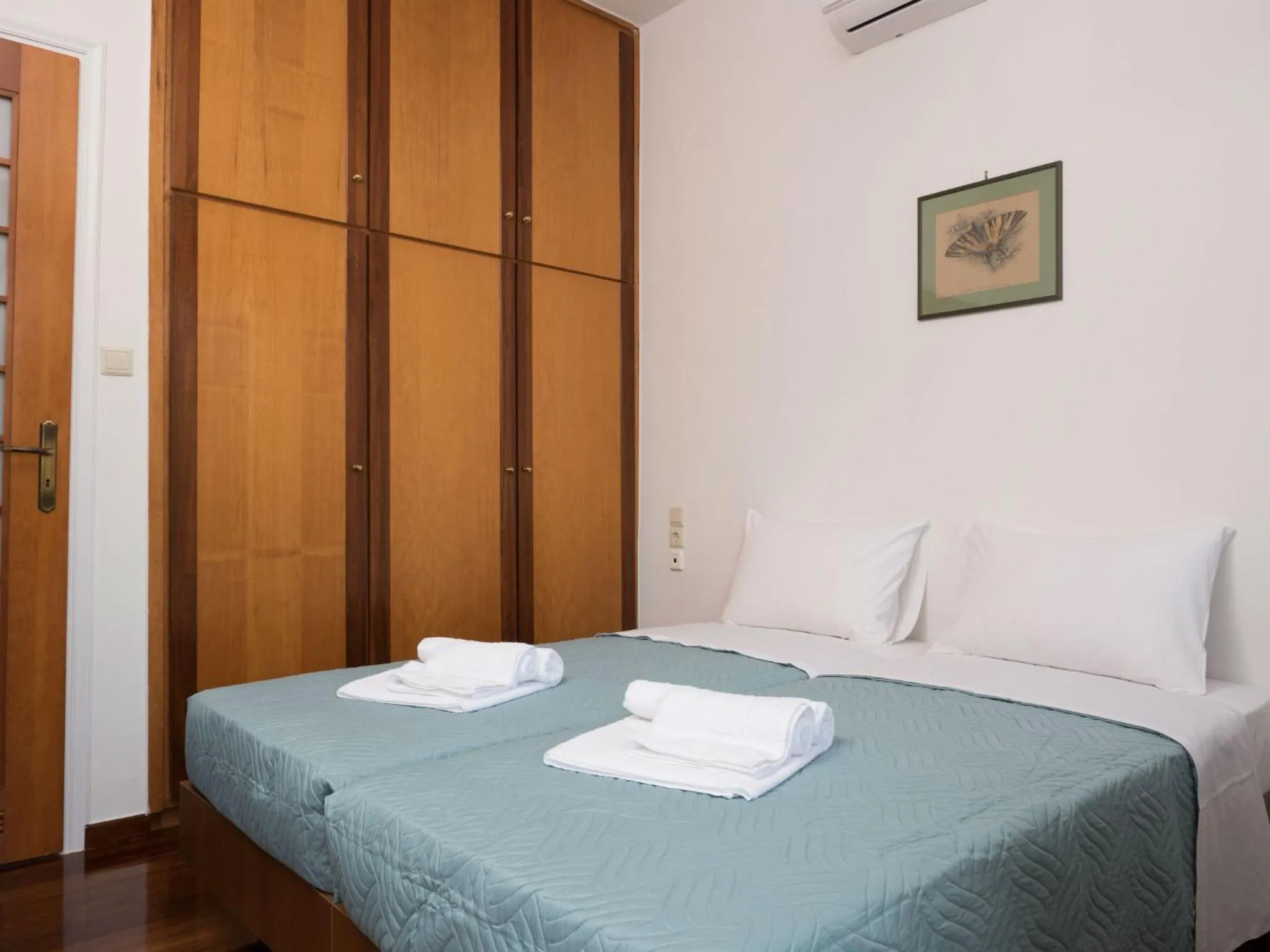 Bed in Romantic Corner Maisonette houses