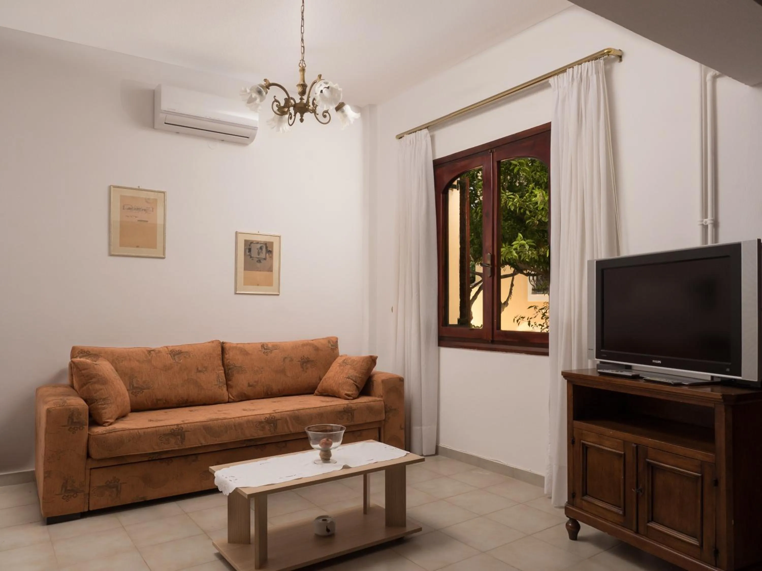 TV and multimedia in Romantic Corner Maisonette houses