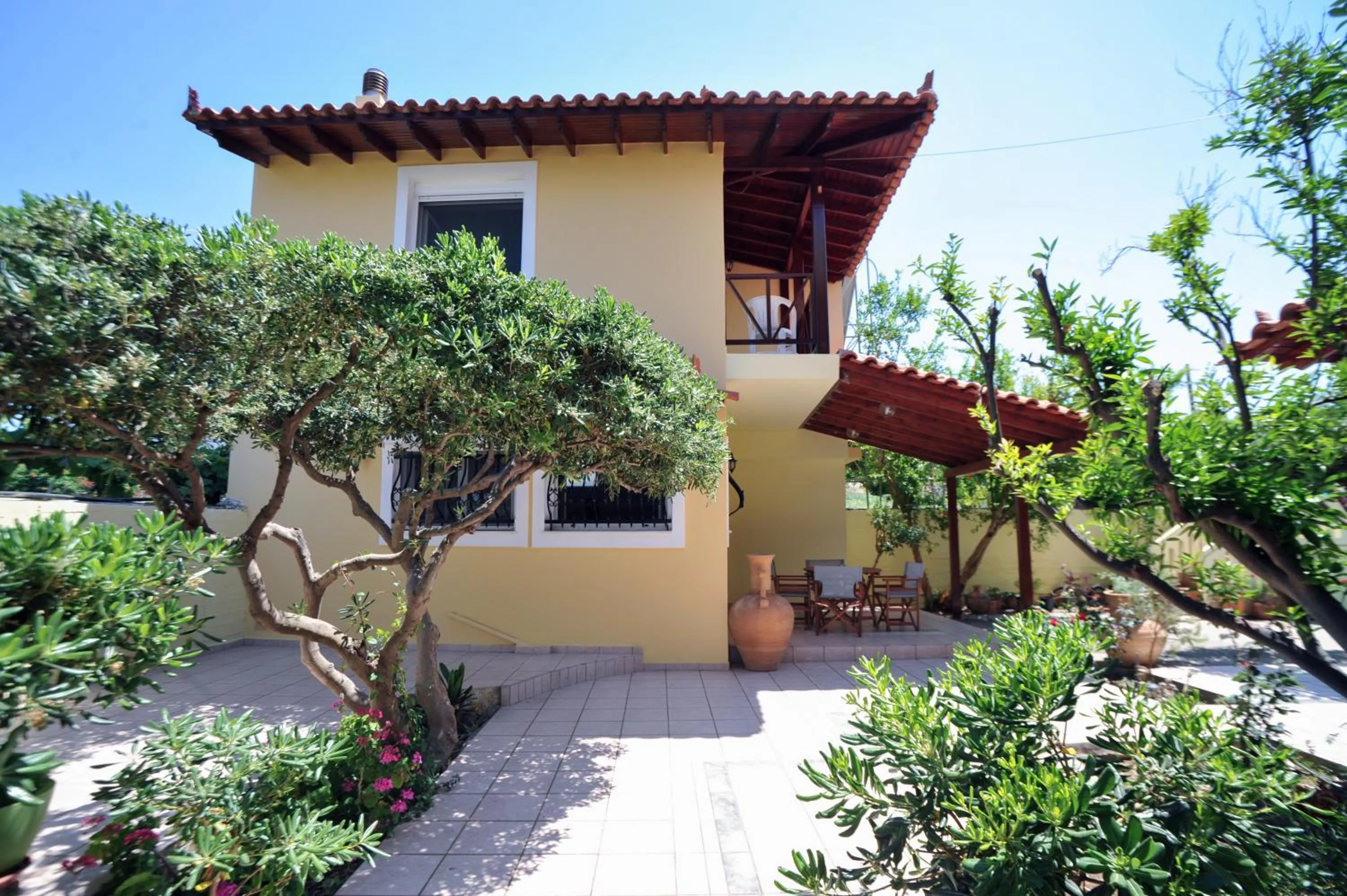 Property building in Romantic Corner Maisonette houses