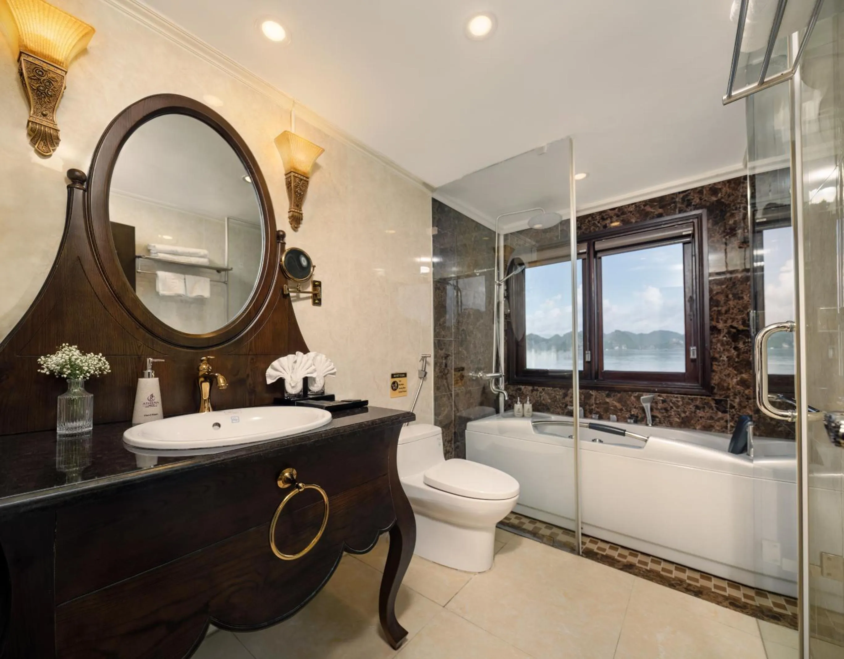 Bathroom in Halong Athena Cruise