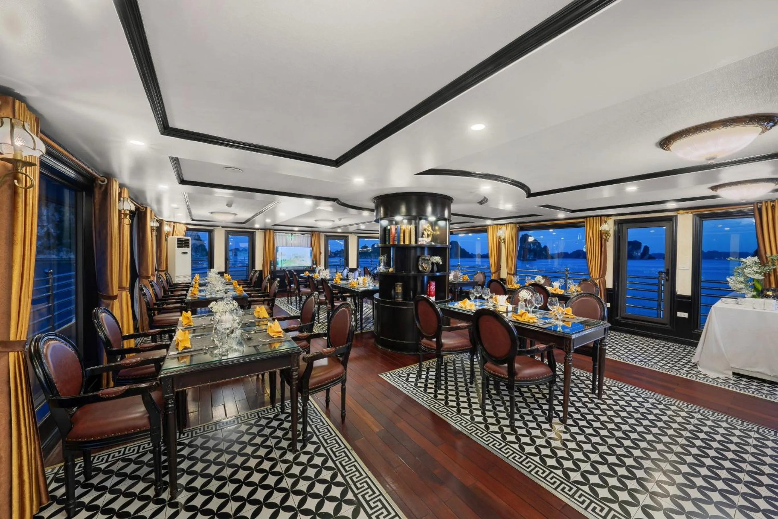 Restaurant/places to eat in Halong Athena Cruise