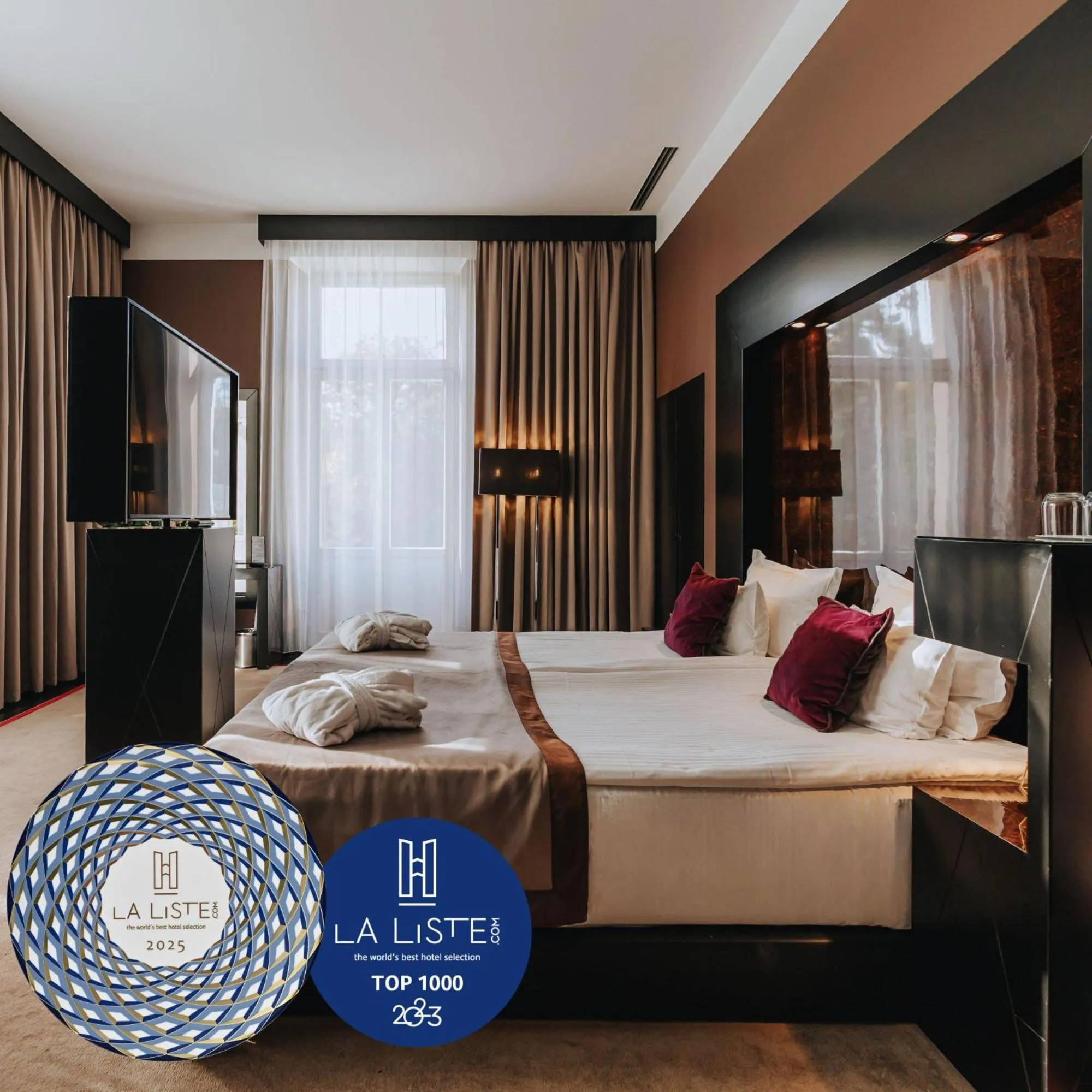 Bed in Platinum Palace Boutique Hotel & SPA