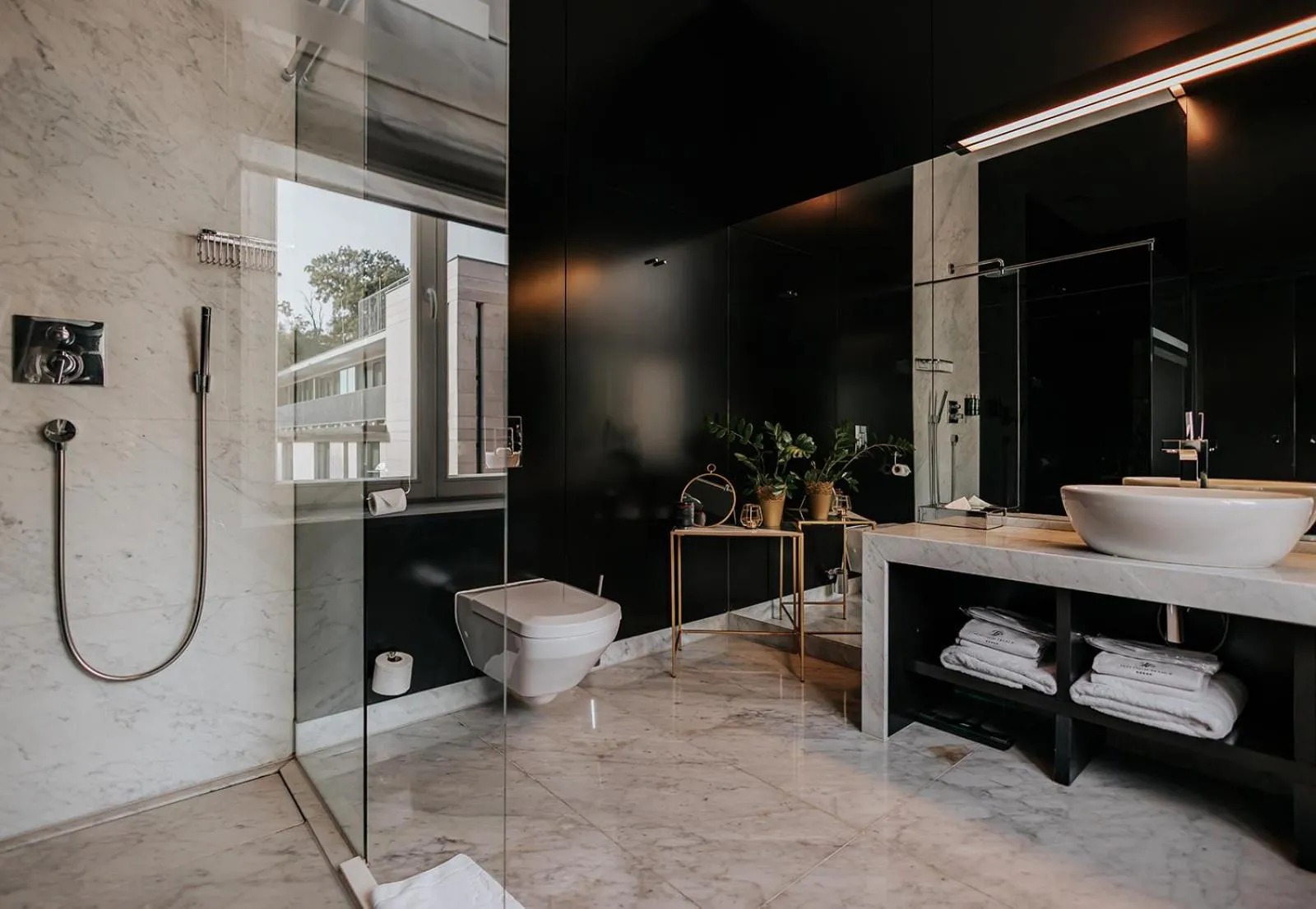 Bathroom in Platinum Palace Boutique Hotel & SPA