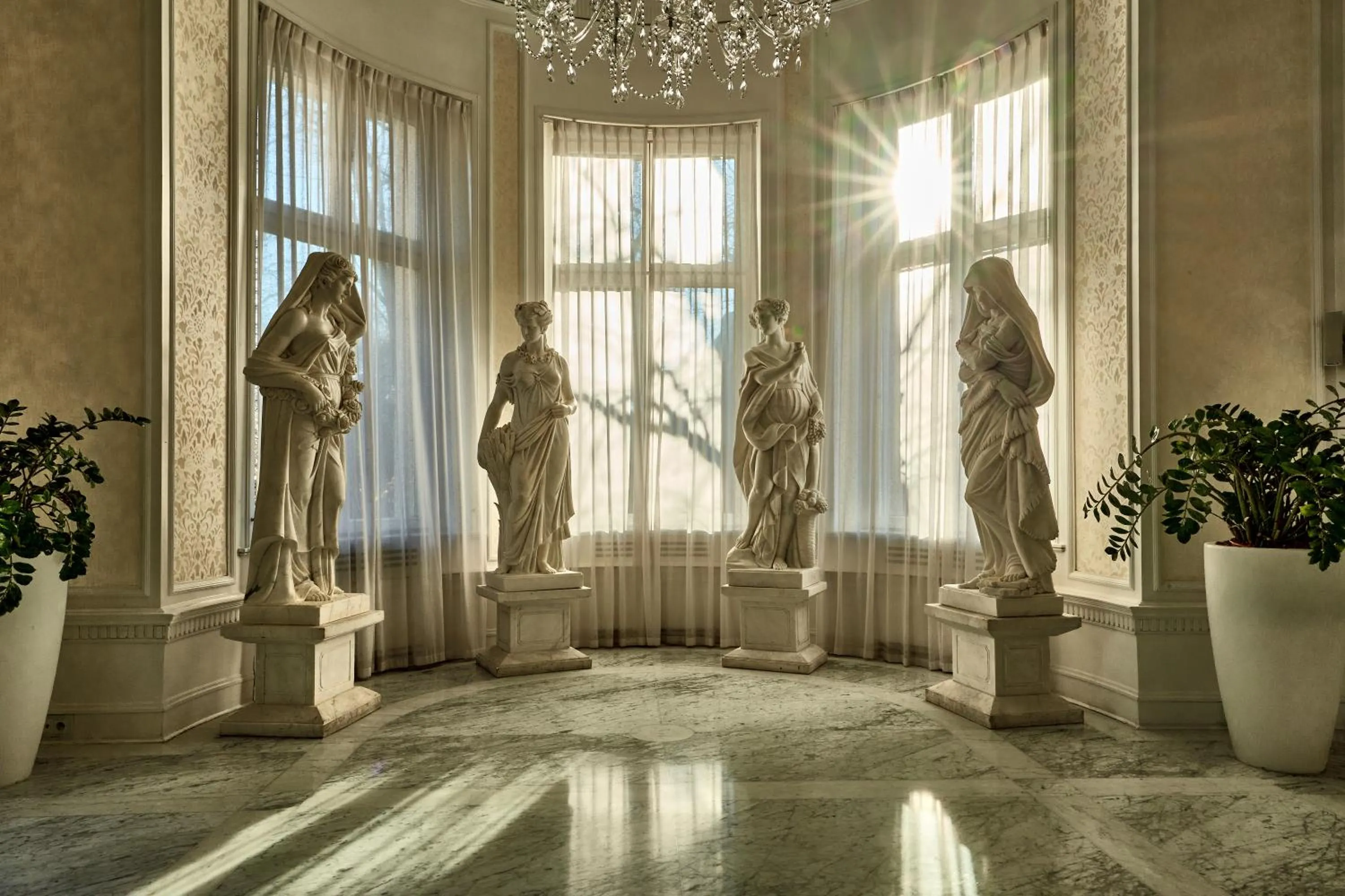 Restaurant/places to eat in Platinum Palace Boutique Hotel & SPA