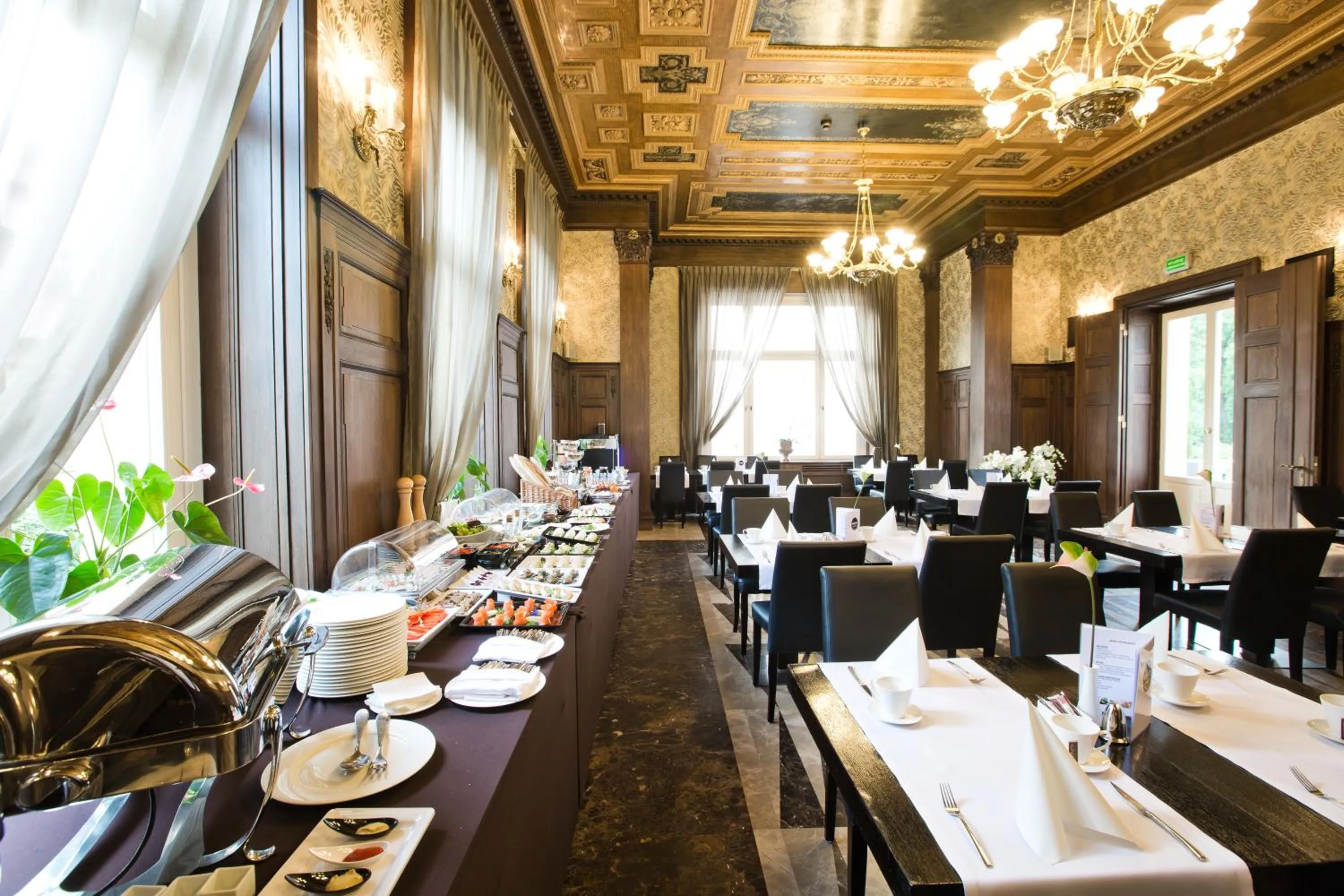 Restaurant/places to eat in Platinum Palace Boutique Hotel & SPA