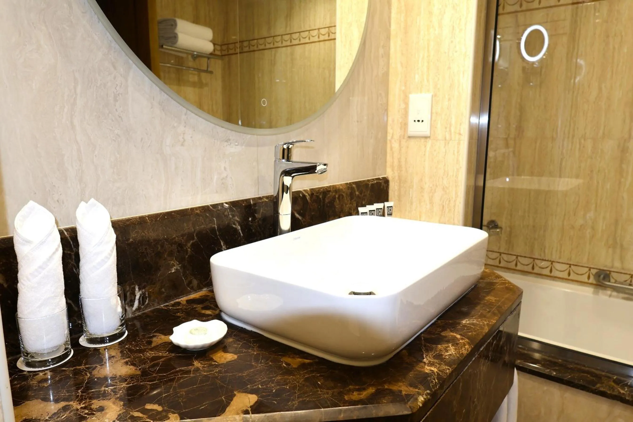 Toilet in City Seasons Hotel Dubai