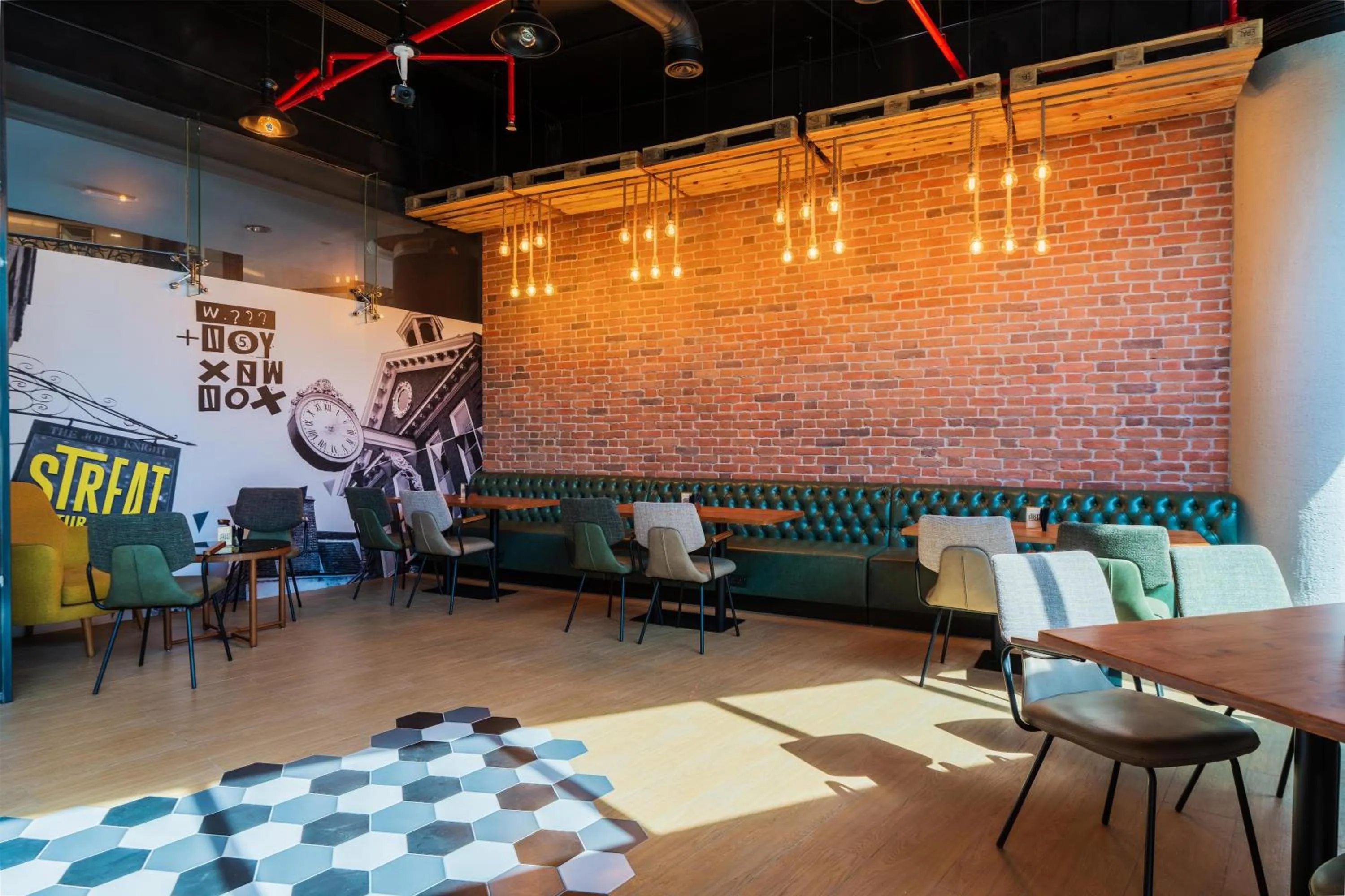 Lounge or bar in DoubleTree by Hilton Dubai Port Saeed