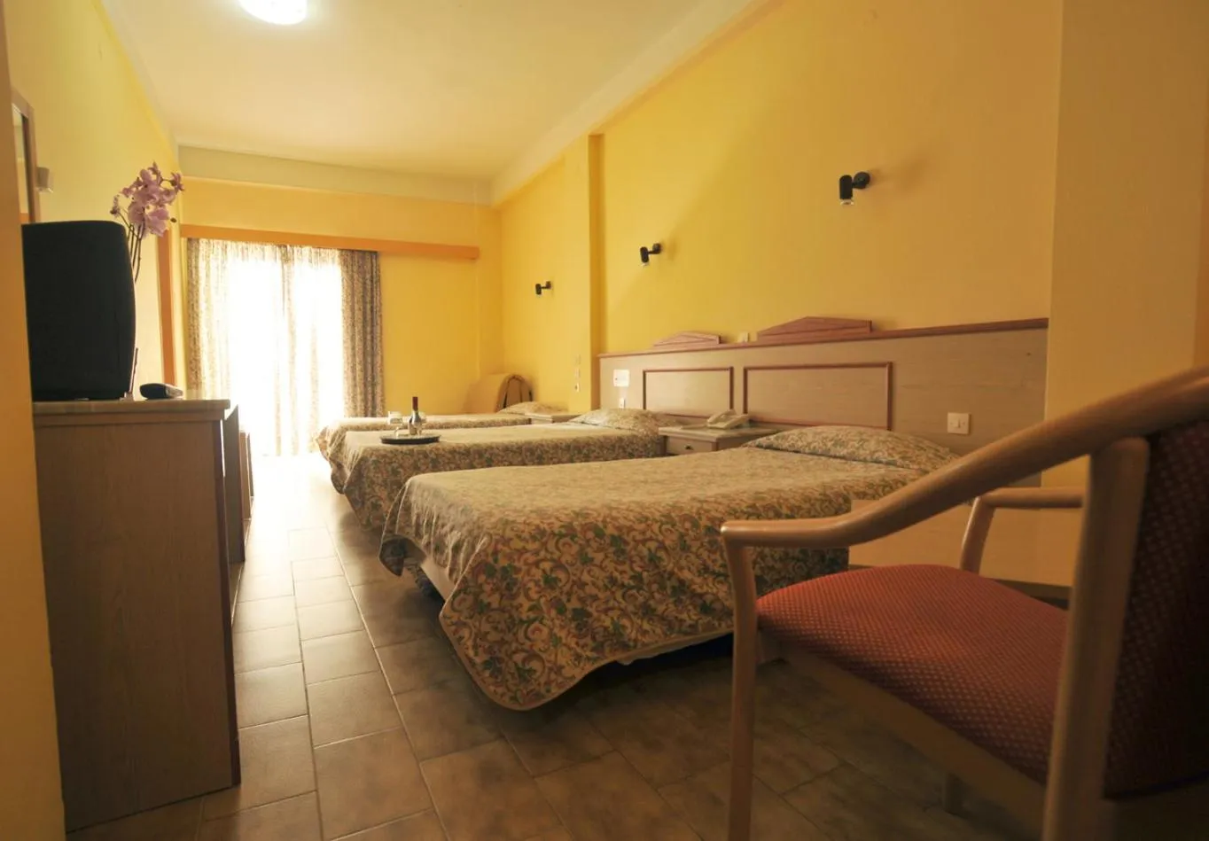 Bedroom, Bed in Ilis Hotel