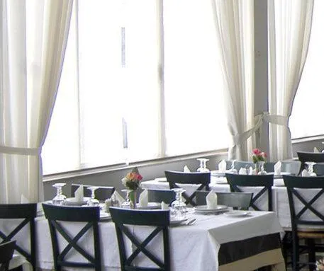 Restaurant/places to eat in Ilis Hotel