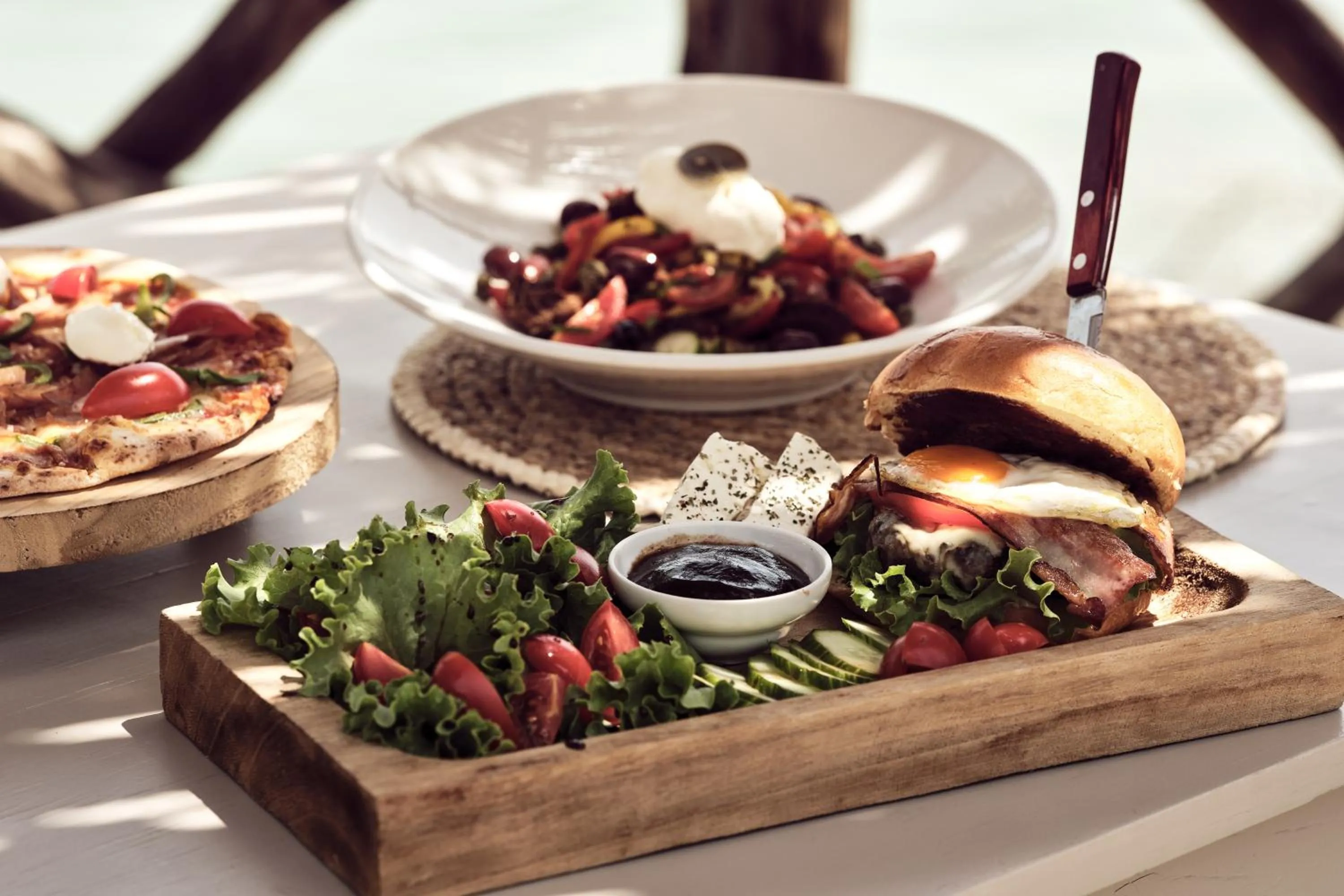 Restaurant/places to eat in Gloria Maris Hotel Suites and Villas